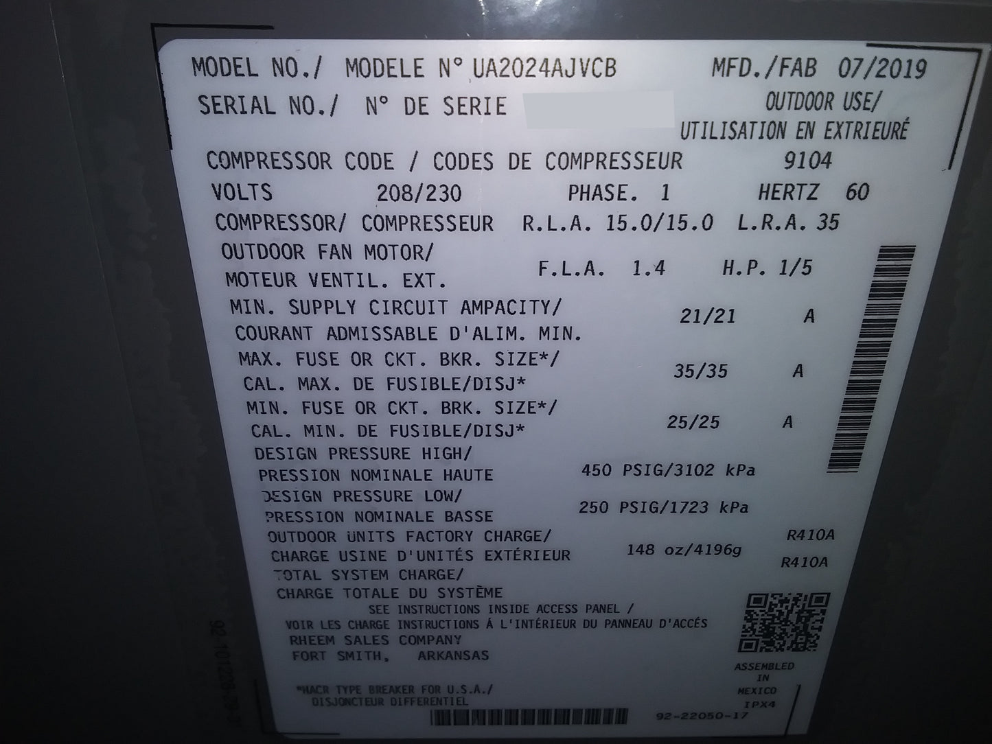 2 TON "ULTRA" SERIES COMMUNICATING VARIABLE SPEED INVERTER SPLIT-SYSTEM AIR CONDITIONER, 20 SEER 208-230/60/1 R-410A