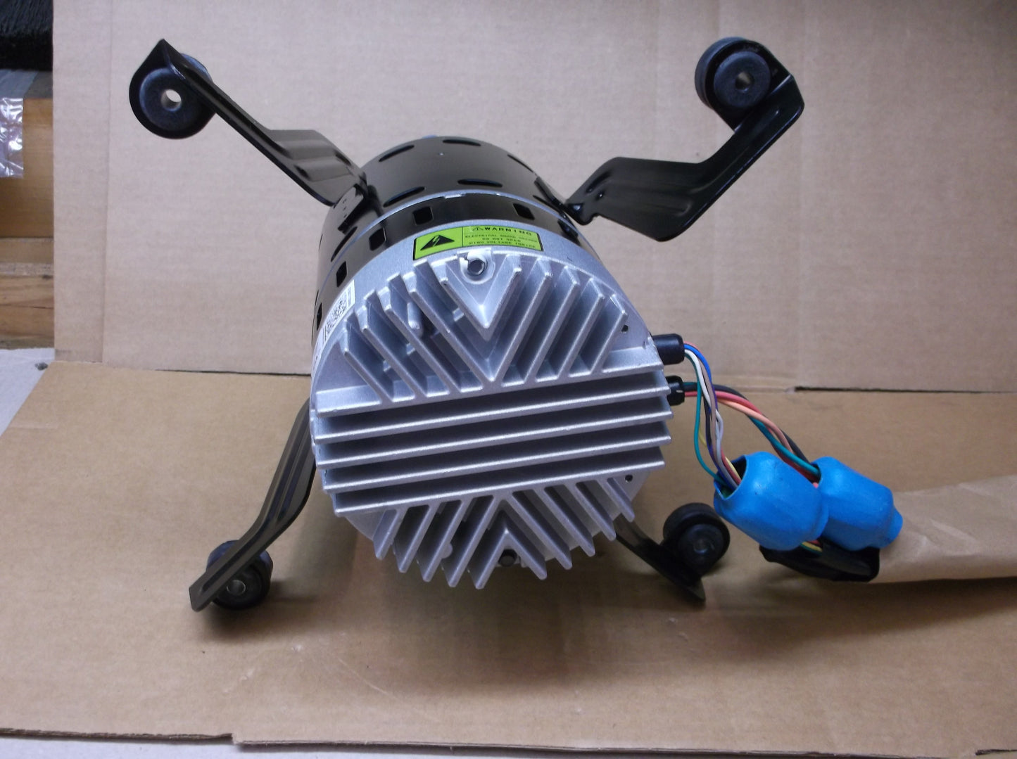 1.2HP ECM BLOWER MOTOR  460/50-60/3   RPM:1300/VARIABLE SPEED