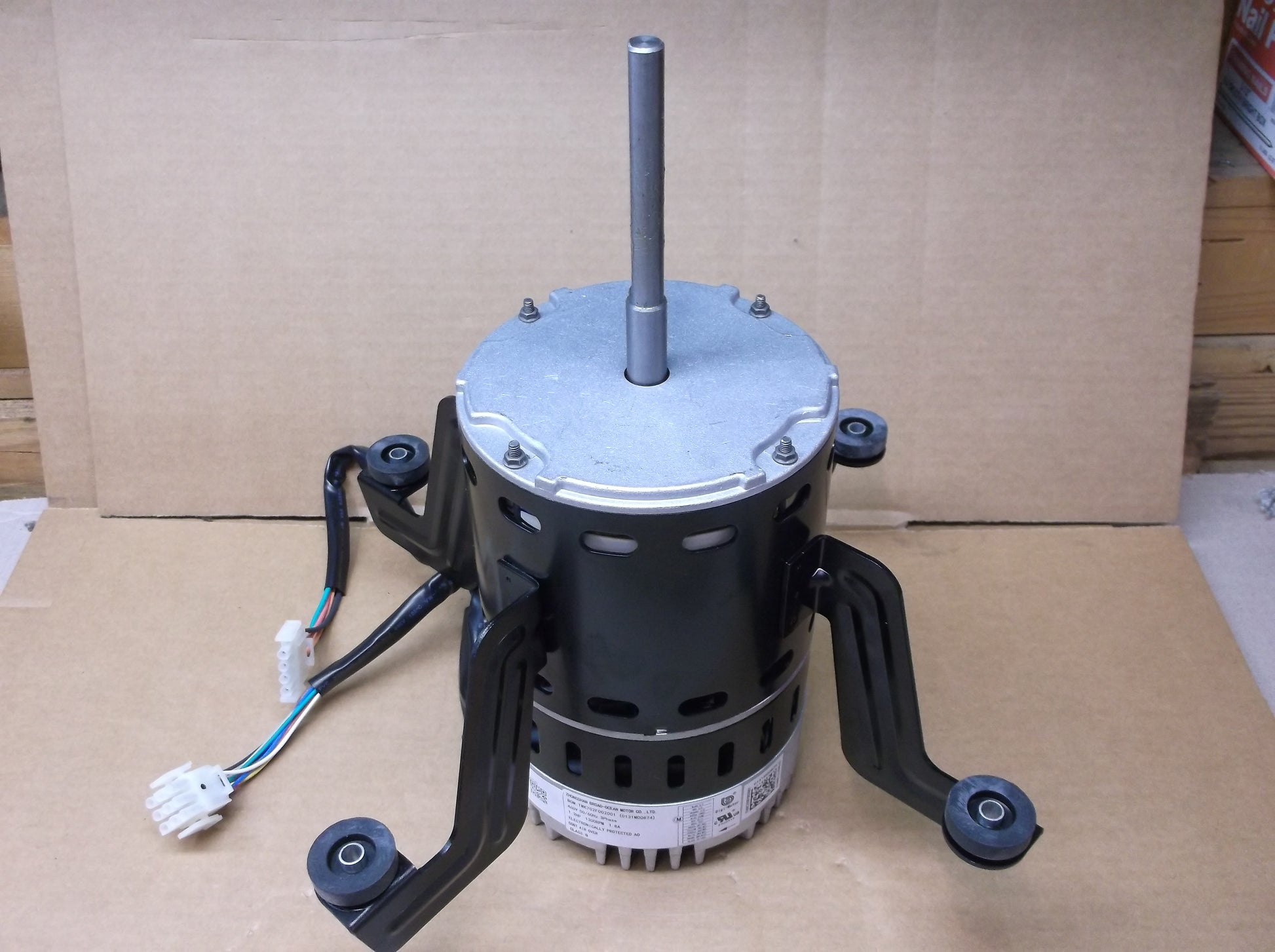 1.2HP ECM BLOWER MOTOR  460/50-60/3   RPM:1300/VARIABLE SPEED