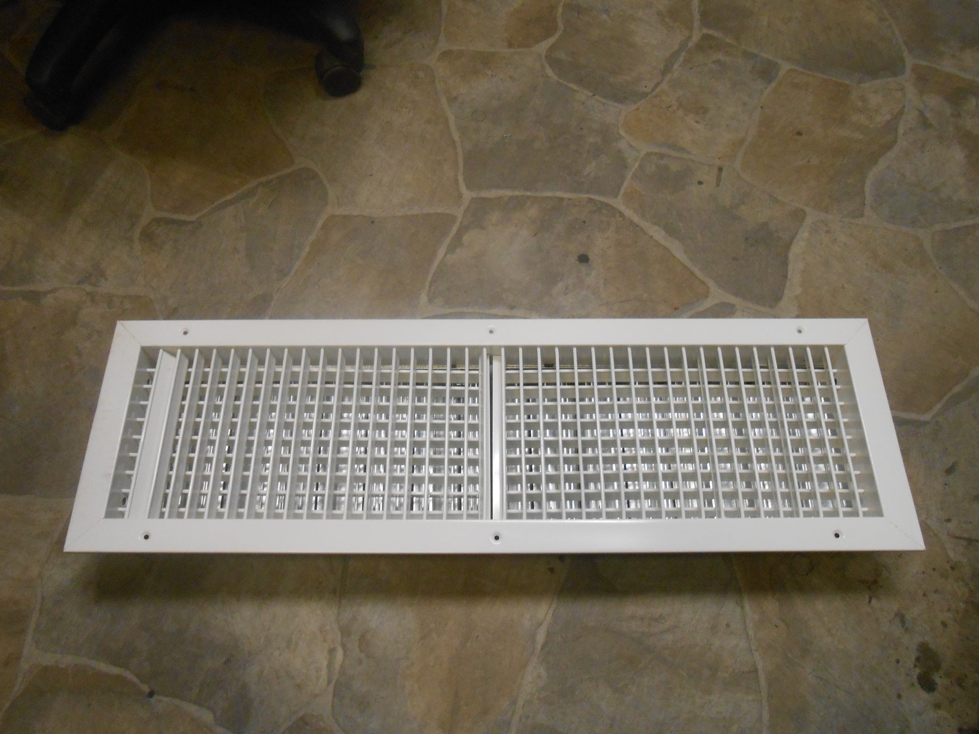 30 X 8 CEILING/WALL RETURN AIR GRILLE WITH DAMPER