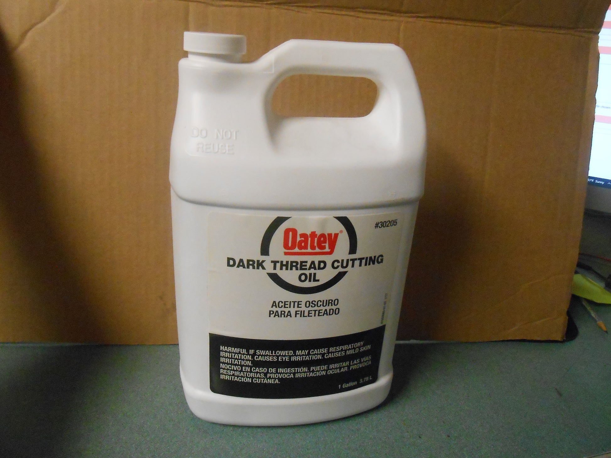 1 GALLON DARK THREAD CUTTING OIL