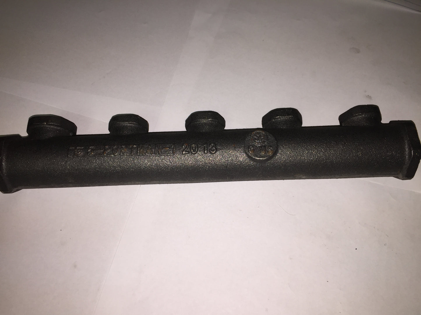 5 PORT CAST IRON GAS MANIFOLD 1" X 3/4" OUTLET X (4) 1/2" INLET