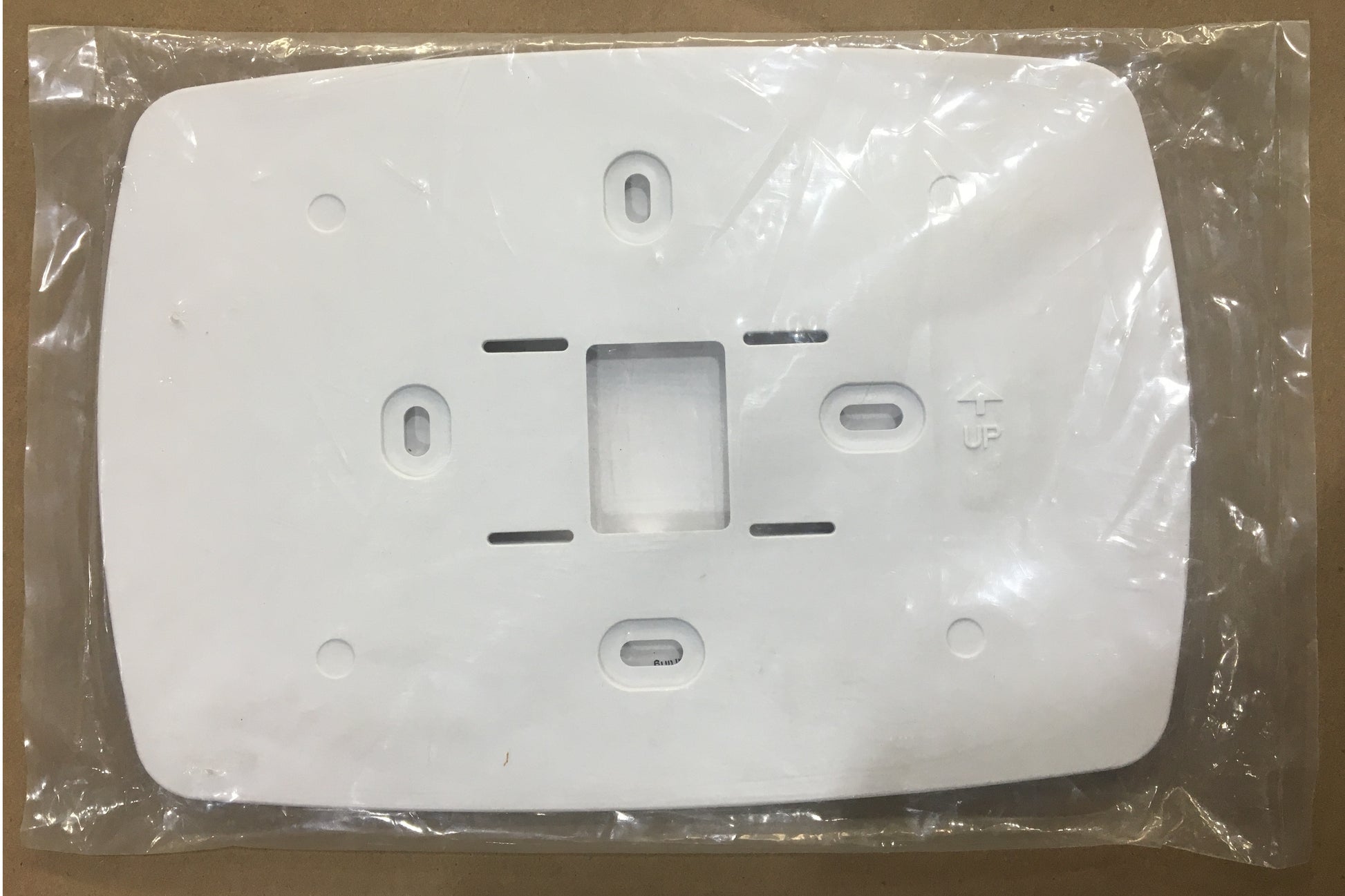 5 IN. WALL PLATE FOR TRANE A/TCONT800 SERIES COMFORT CONTROLS