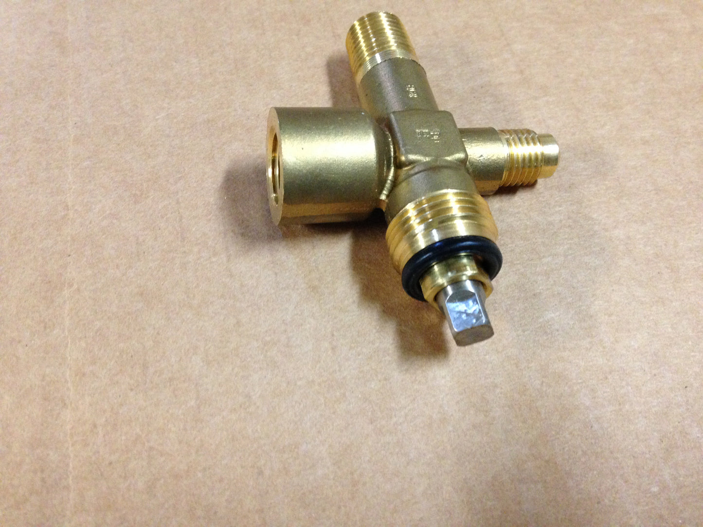 1/4" X 1/4" TRANDUCER VALVE