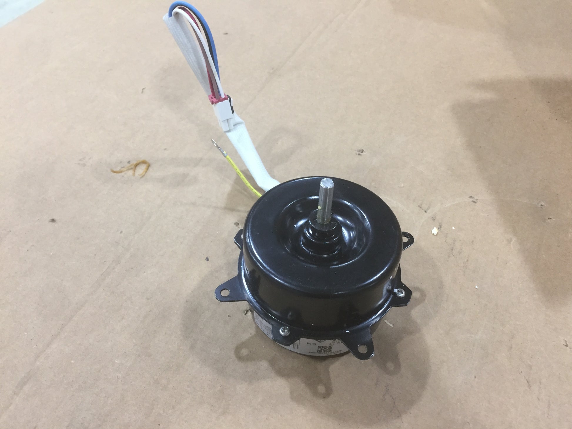 10 WATT INDOOR FAN MOTOR 265/60/1 RPM UNKNOWN