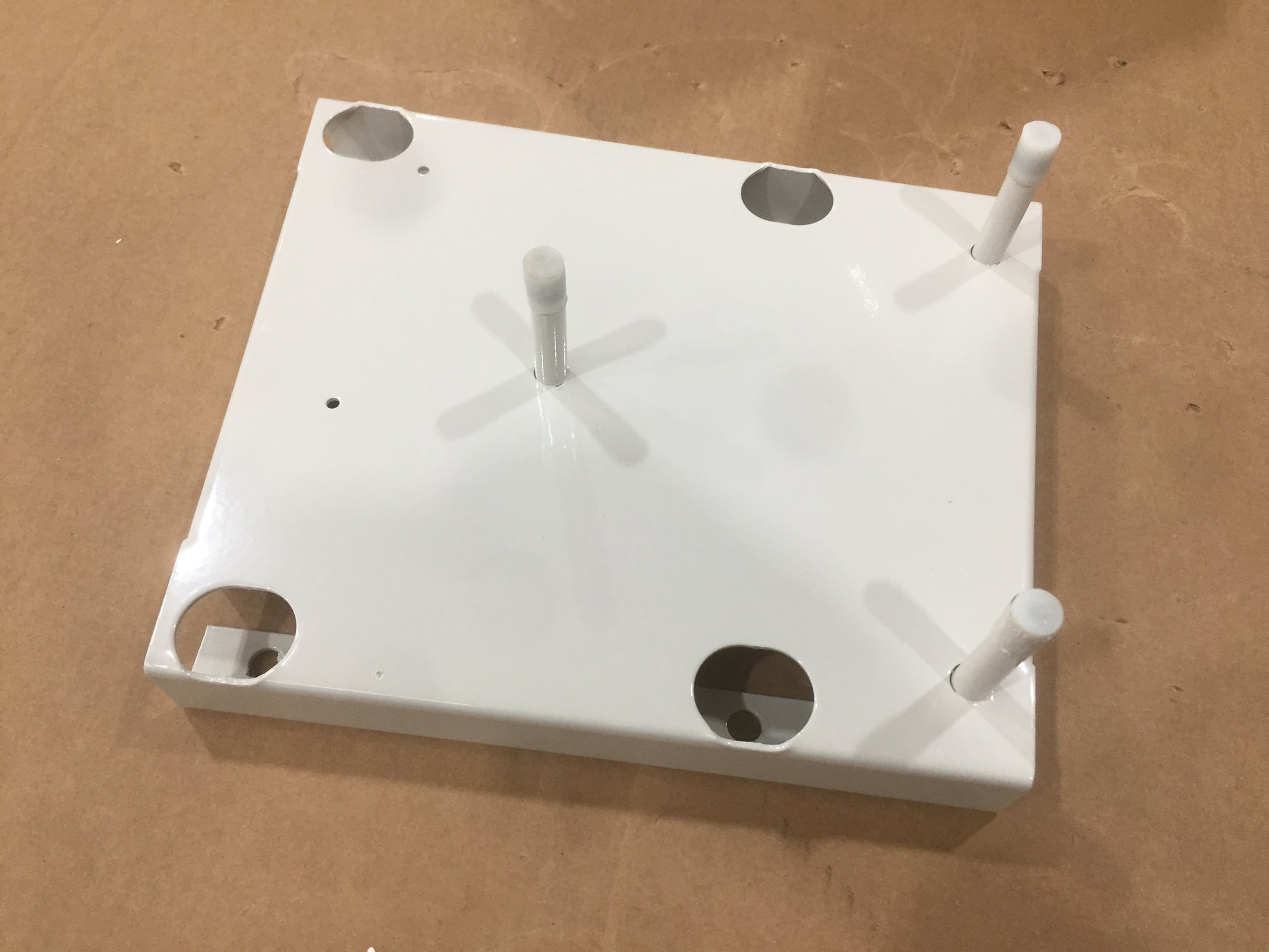 COMPRESSOR MOUNTING PLATE ASSEMBLY