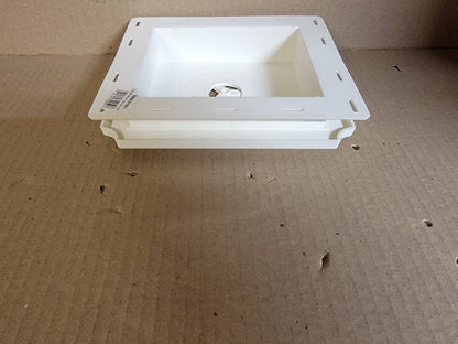 WHITE 7" X 8" ORIGINAL SCALLOPED MOUNTMASTER MOUNTING BLOCK