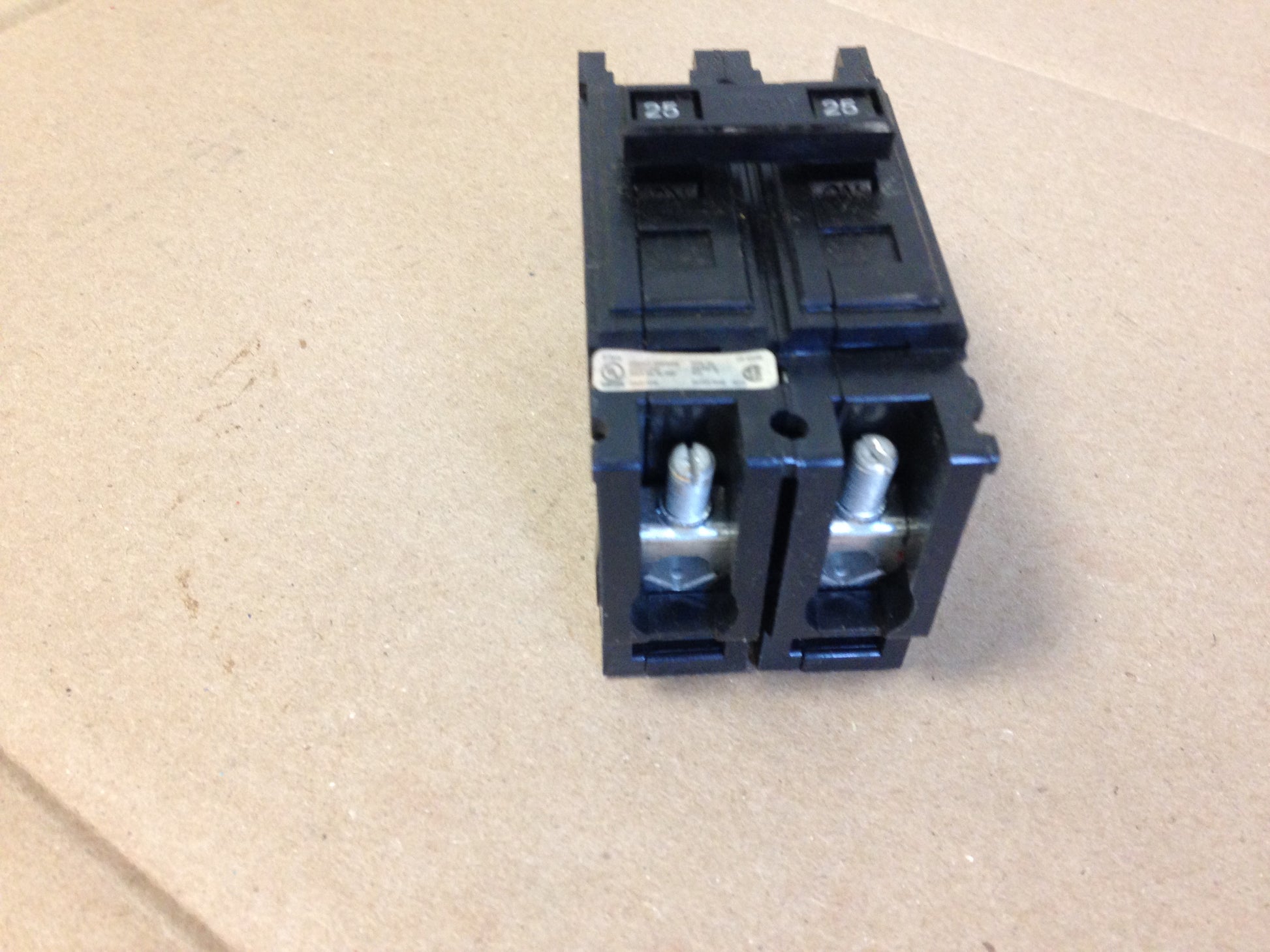 2 POLE, 25 AMP CIRCUIT BREAKER, 120-240V