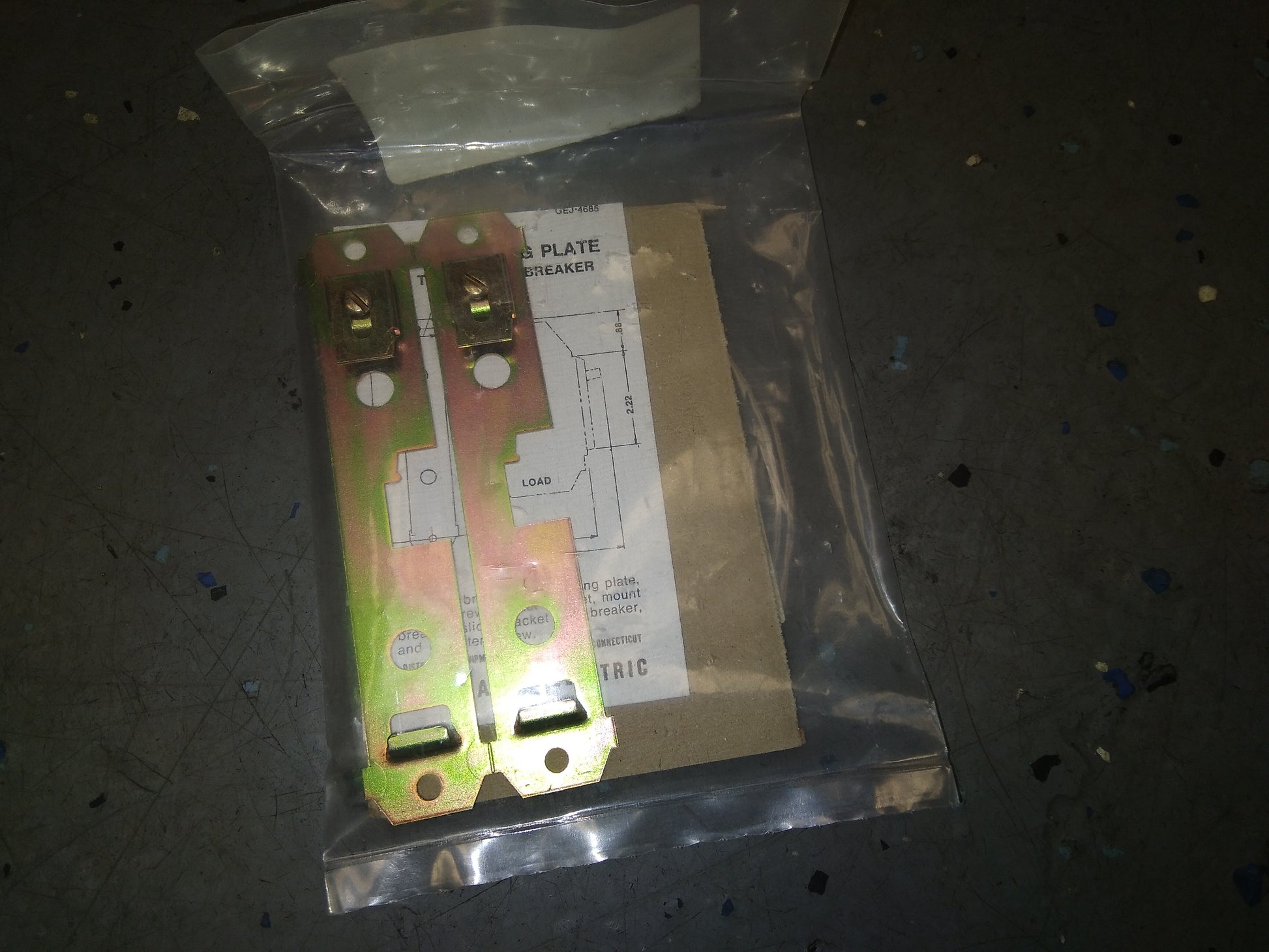 CIRCUIT BREAKER BACK MOUNTING PLATE 