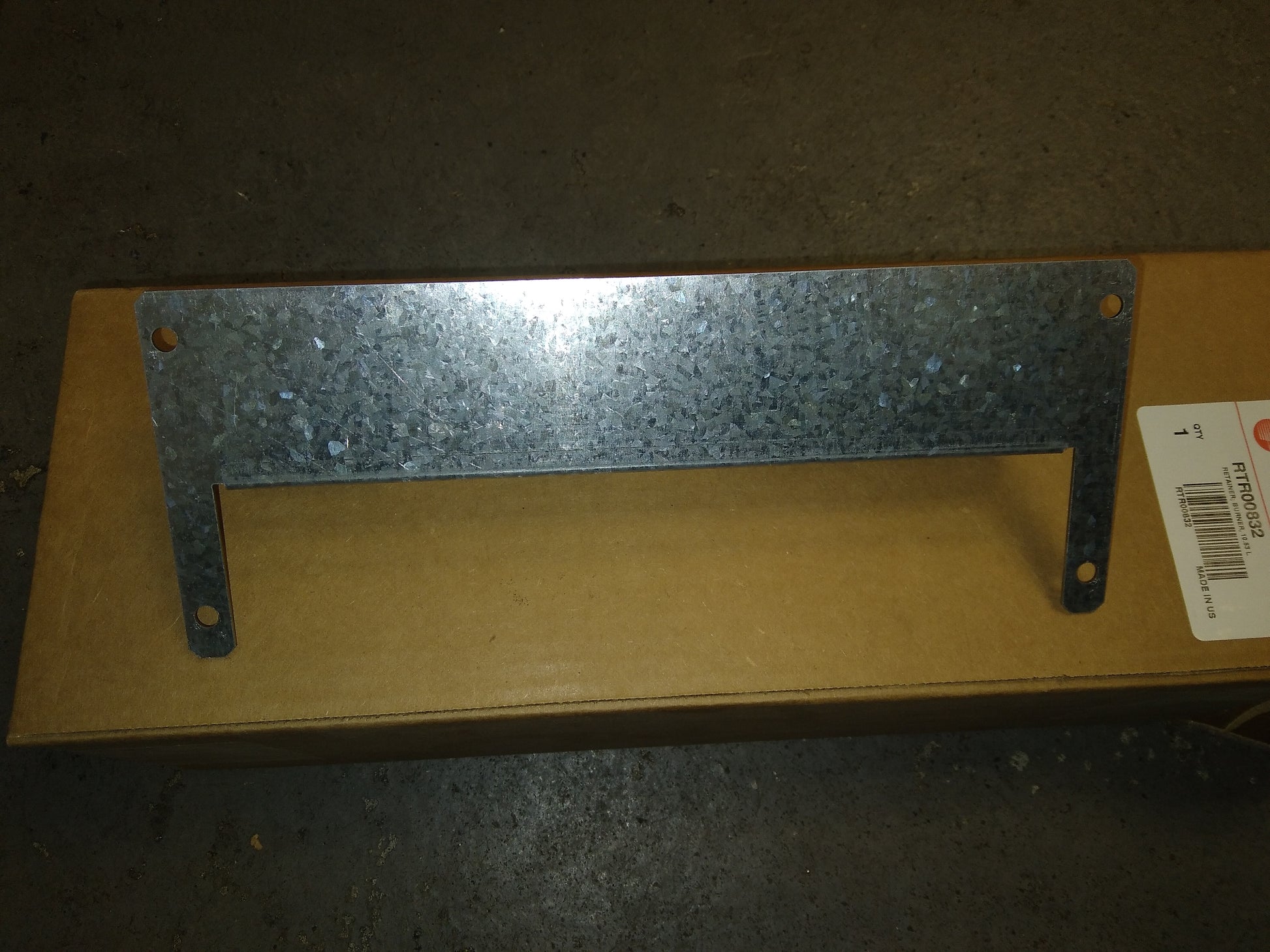 2 BURNER RETAINING PLATE 10-1/2" LENGTH 