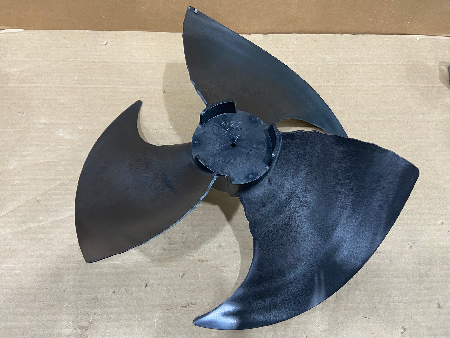 3 BLADE FAN BLADE 16 1/2" DIAMETER 5/16" BORE