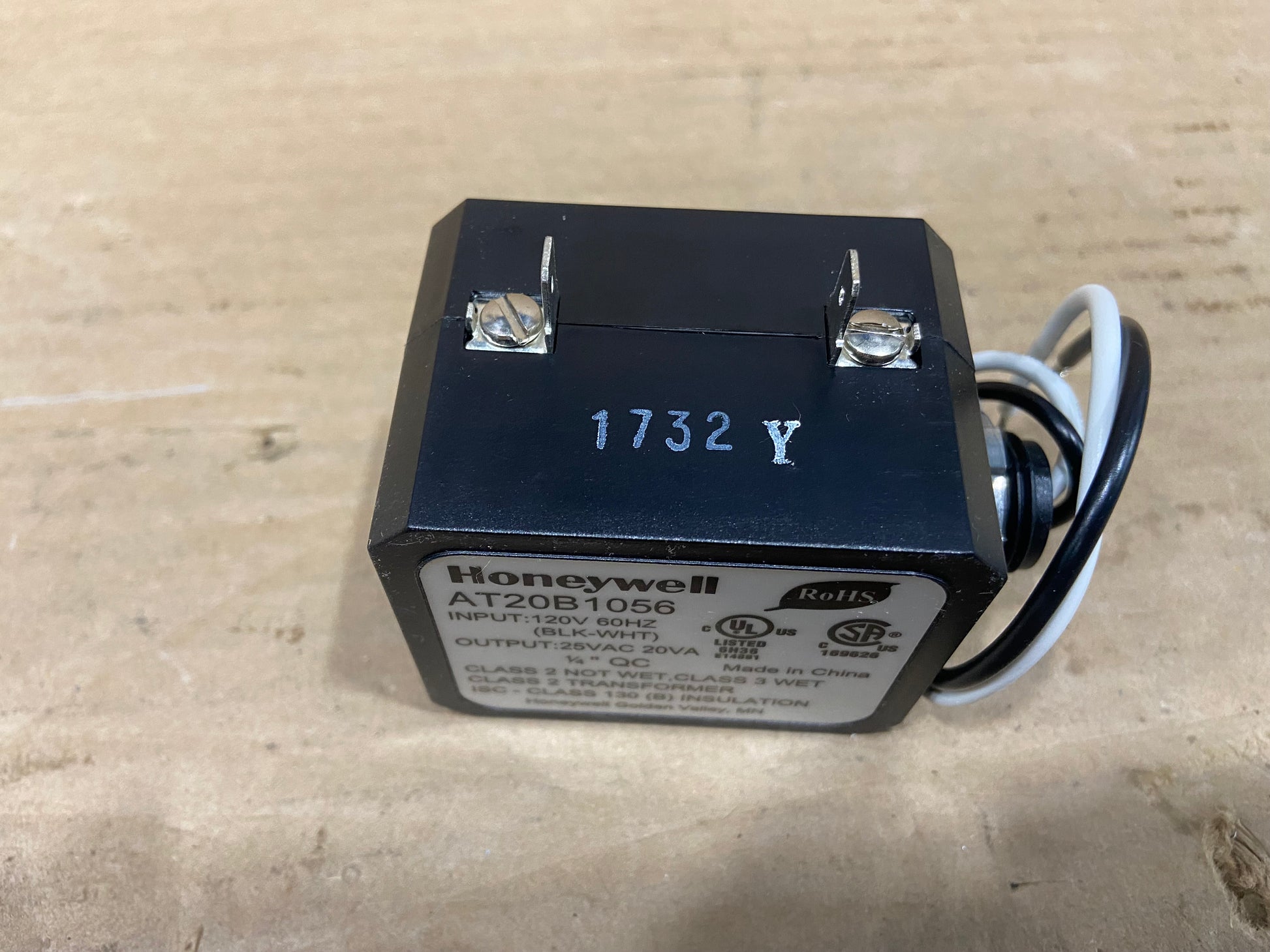 20 VA TRANSFORMER INPUT:120 VOLT 60 HERTZ OUTPUT: 25VAC