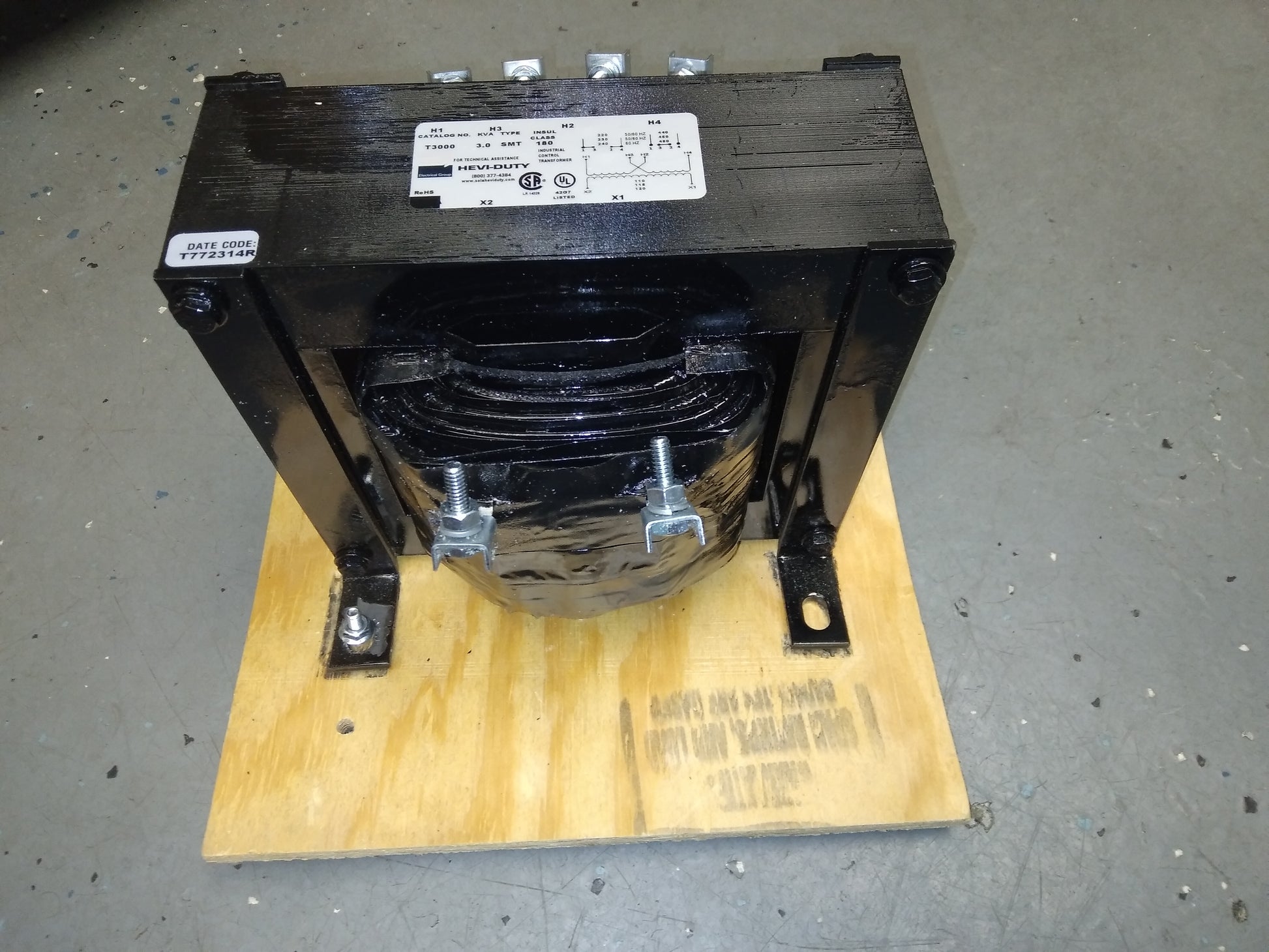 3000 VA TRANSFORMER, 240/480V PRIMARY AND 120V SECONDARY, 50/60 HERTZ