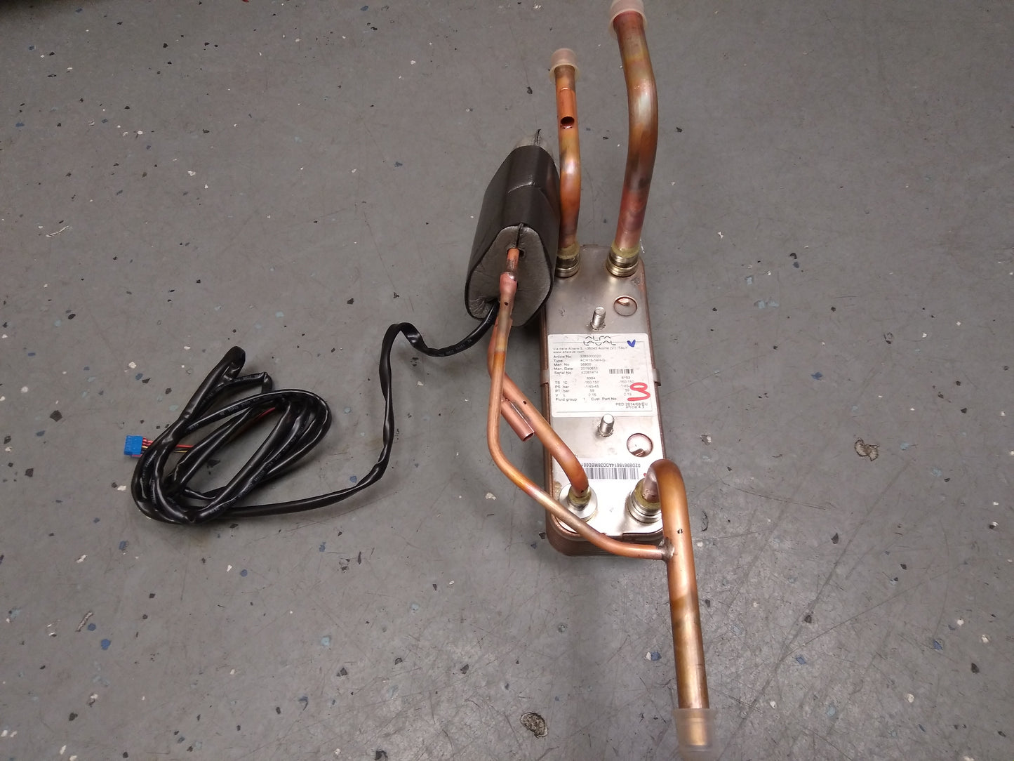 SUBCOOLER ASSEMBLY WITH 24V SOLENOID COIL