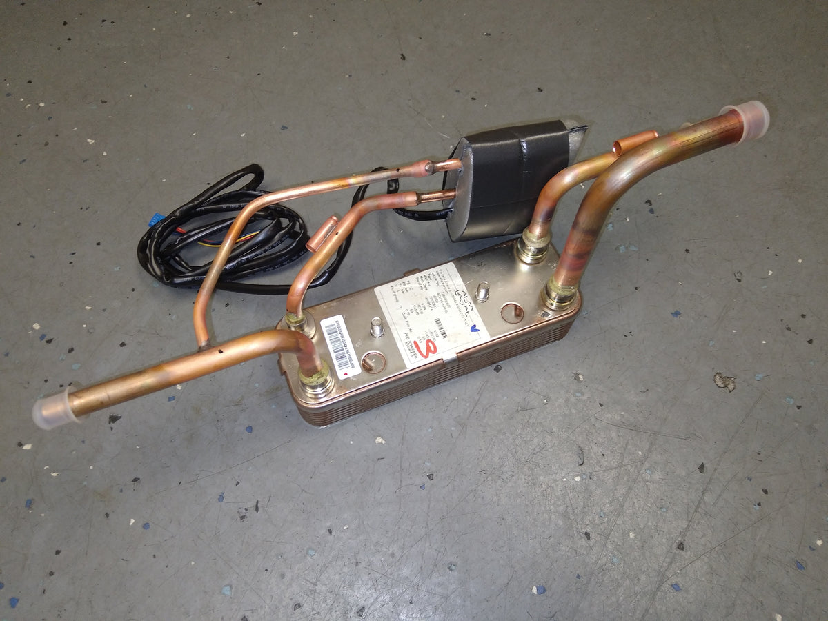 Subcoller SUBCOOLER ASSEMBLY WITH 24V SOLENOID COIL – Surplus City