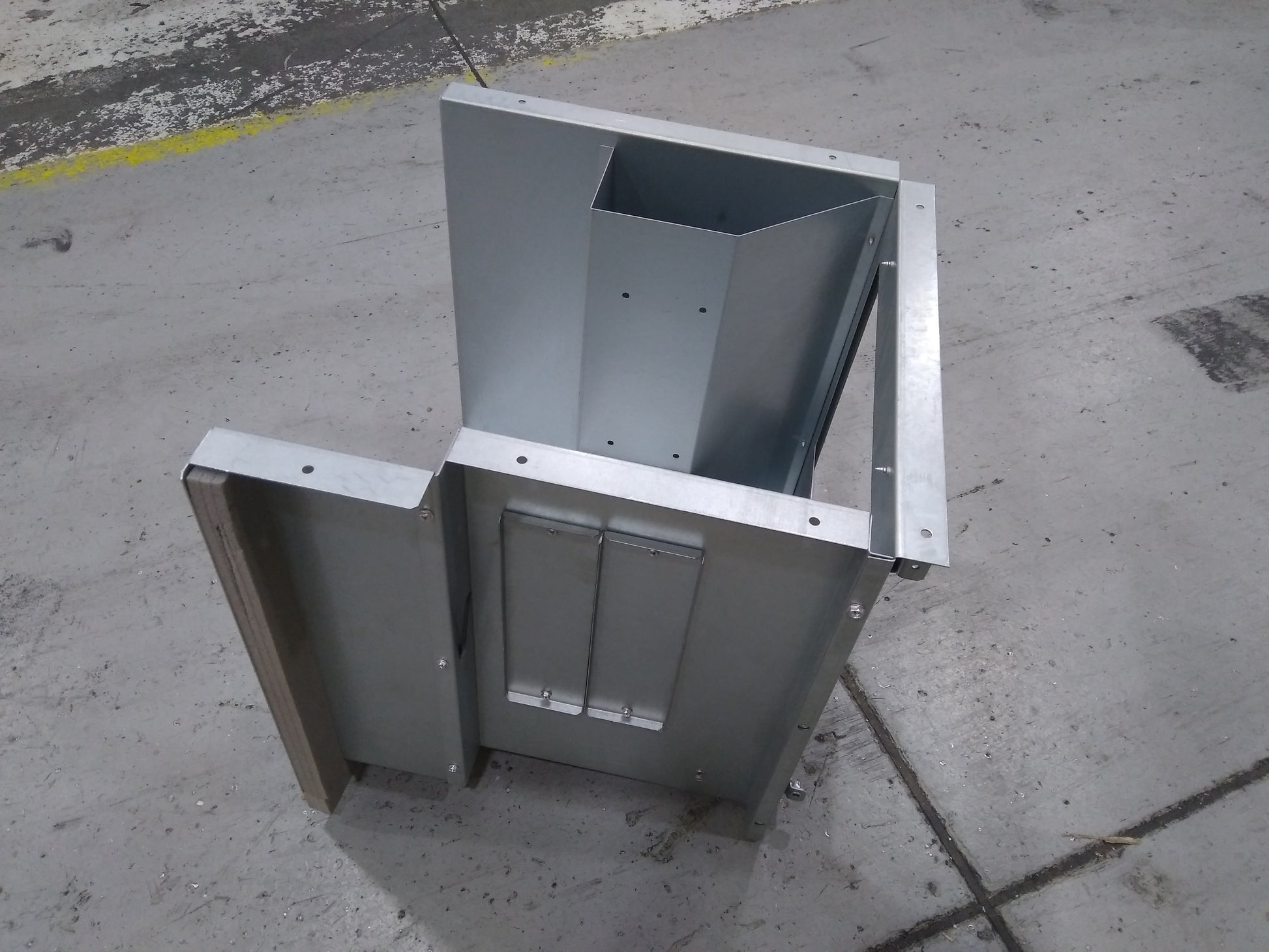 RECTANGULAR DUCT ASSEMBLY