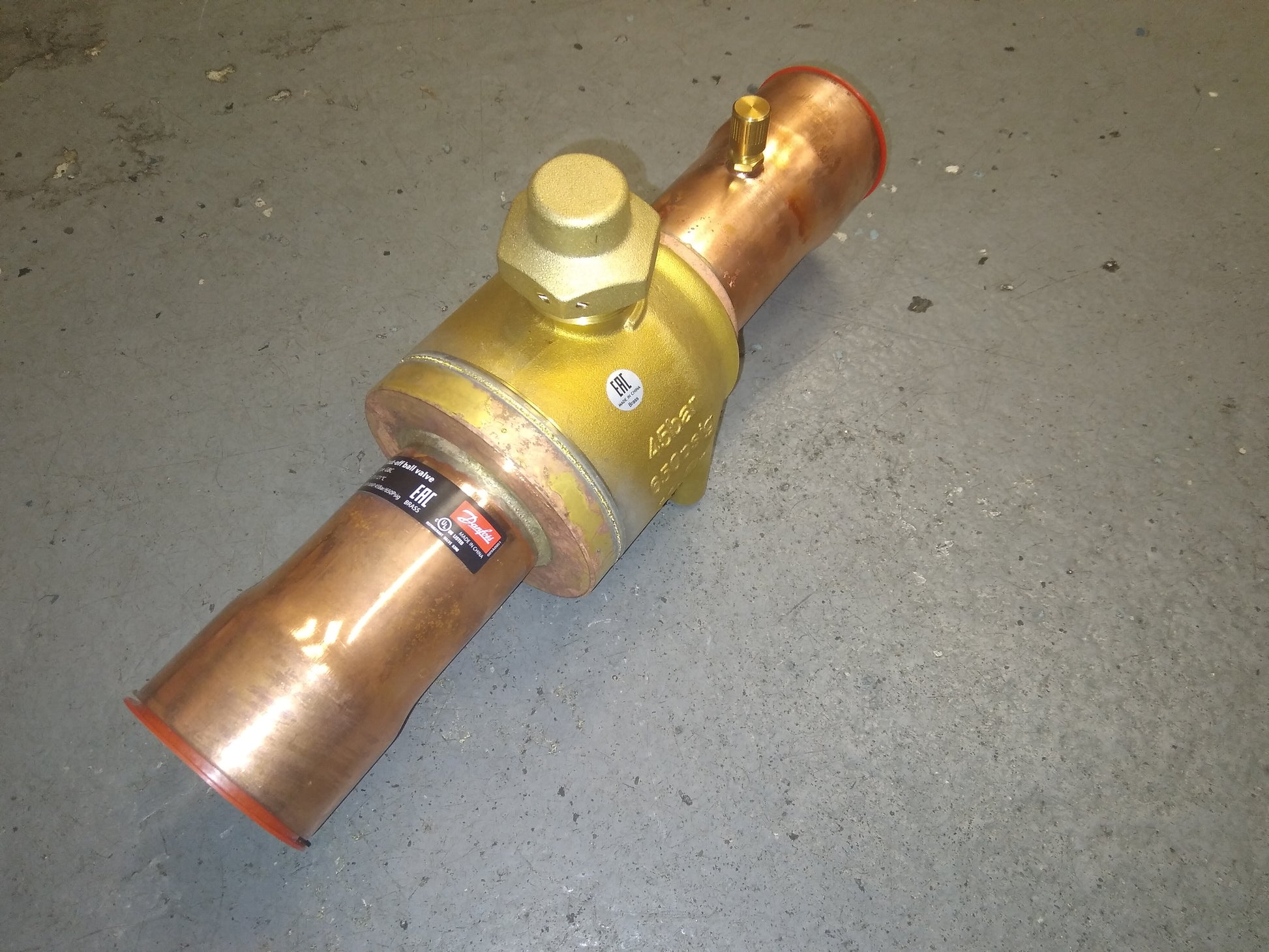 2-1/8" ODF SHUTOFF BALL VALVE WITH ACCESS PORT,