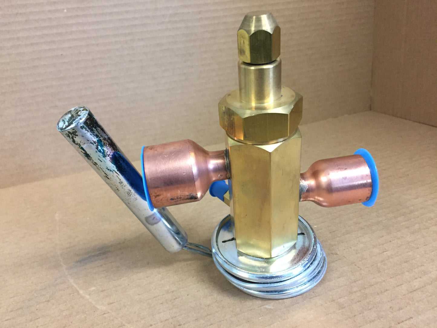 THERMOSTATIC EXPANSION VALVE