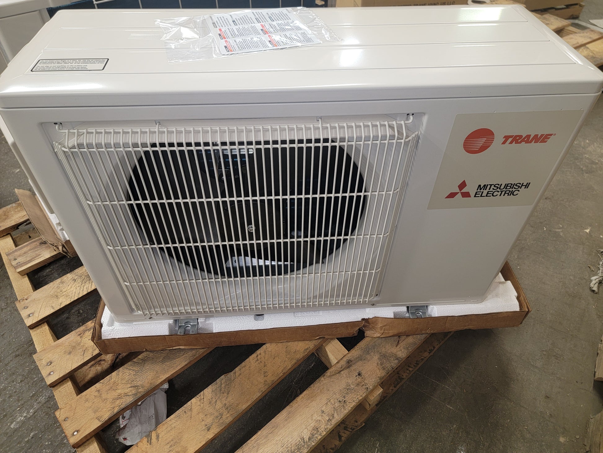 6,000 BTU SINGLE-ZONE INVERTER-DRIVEN OUTDOOR HEAT PUMP MINI SPLIT UNIT, 30.5 SEER 208-230/60/1 R-410A