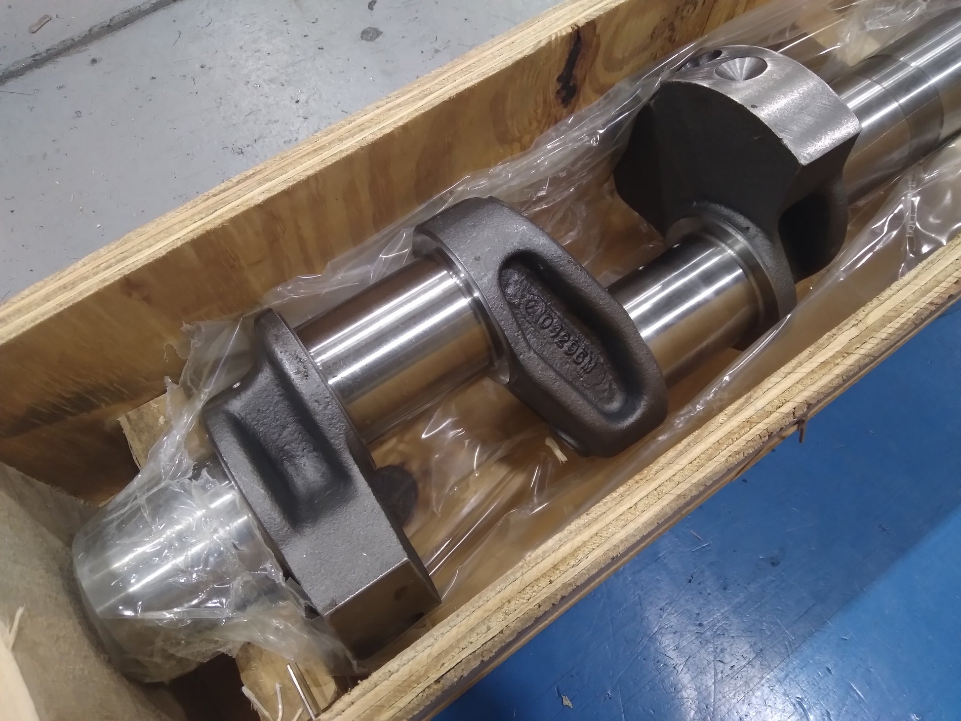 CRANKSHAFT; 6 CYL.