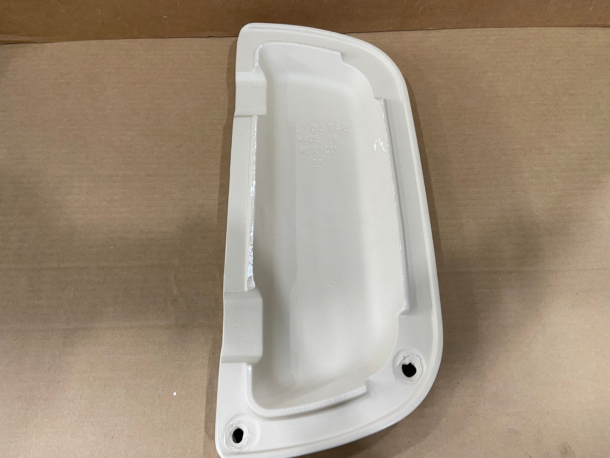 19-1/2" BONE COLONY TANK COVER