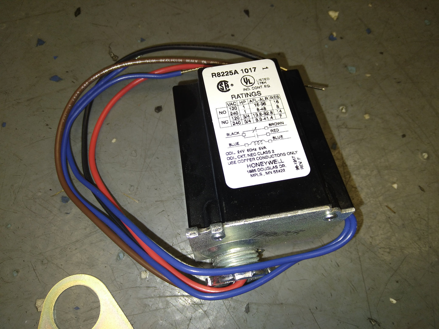 24 VOLT SPDT ENCLOSED FAN RELAY