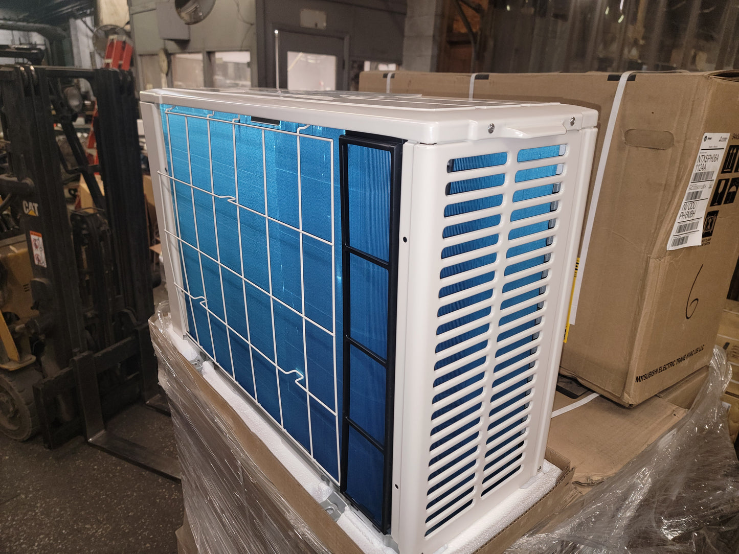 6,000 BTU SINGLE-ZONE INVERTER-DRIVEN OUTDOOR HEAT PUMP MINI SPLIT UNIT, 33.1 SEER 208-230/60/1 R-410A