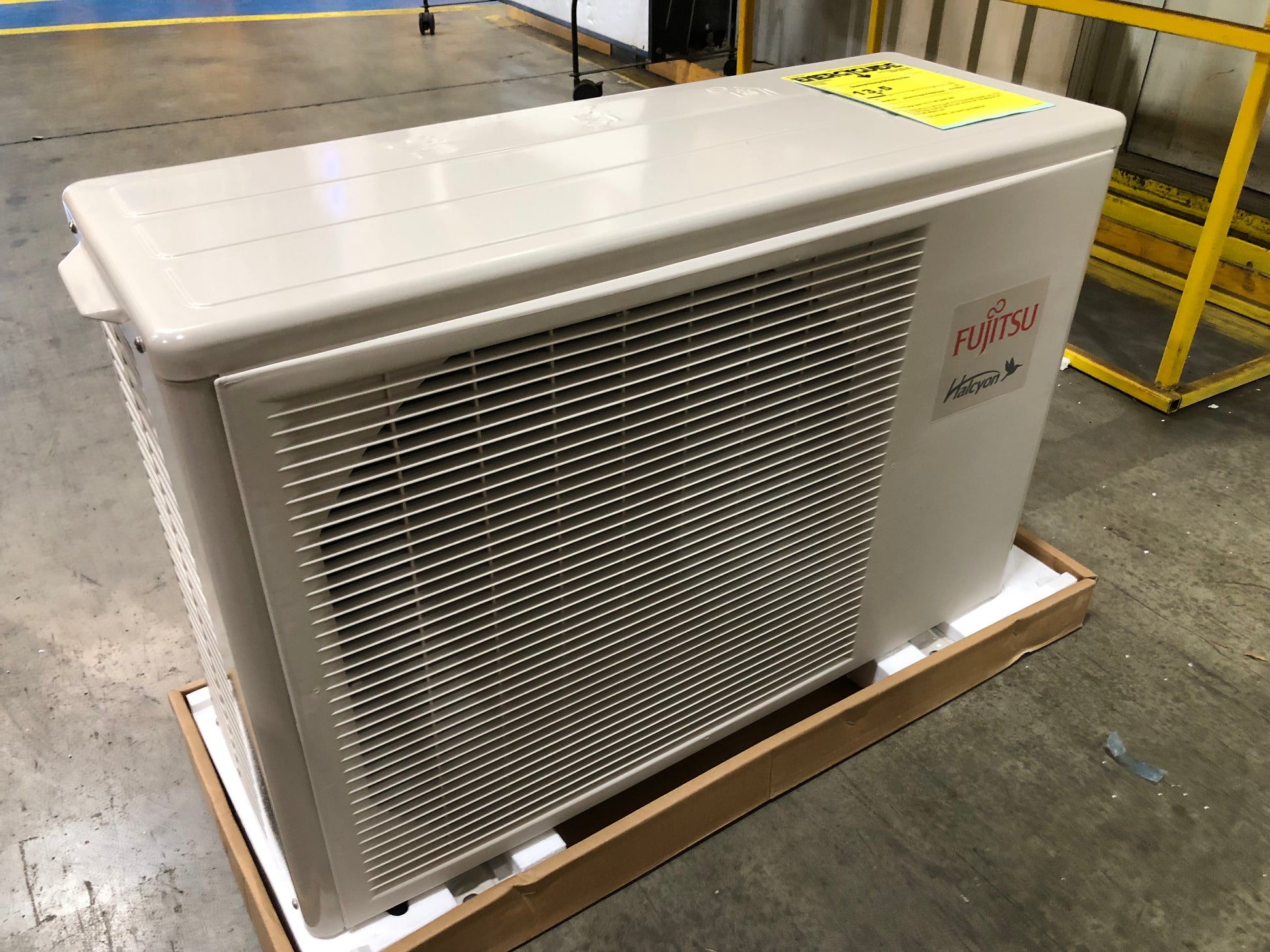 12,000 BTU OUTDOOR MINI-SPLIT A/C CONDENSER UNIT, 13 SEER 115/60/1 R-410A