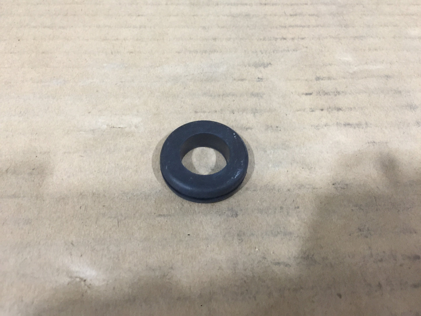  5/8 " RUBBER GROMMET 60CT PER UNIT