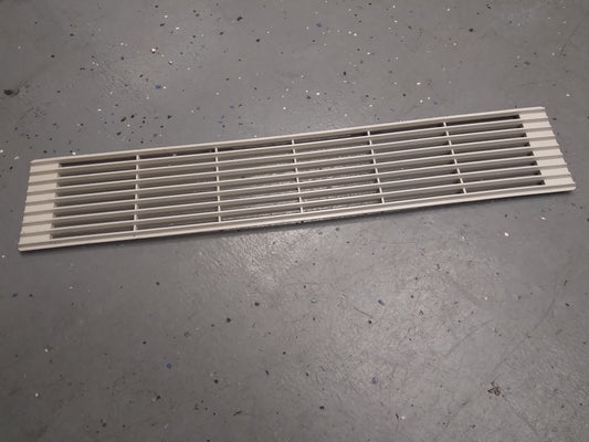 DISCHARGE GRILLE ASSEMBLY