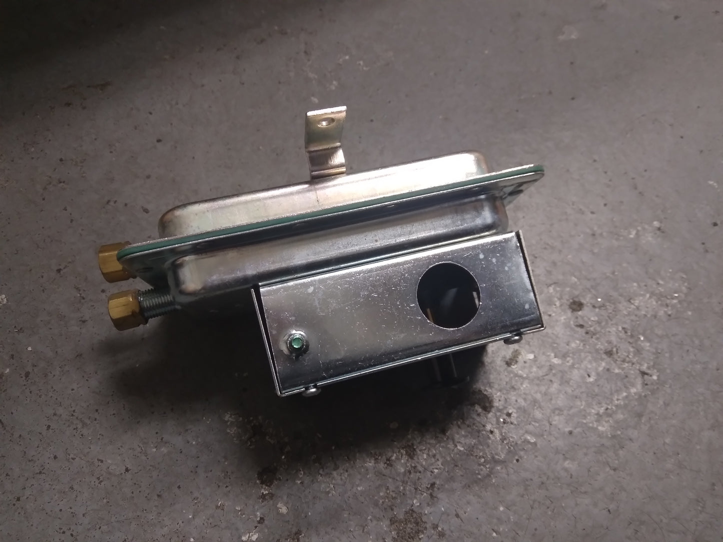 PRESSURE SWITCH WITH MANUAL RESET 120-277/60/1 