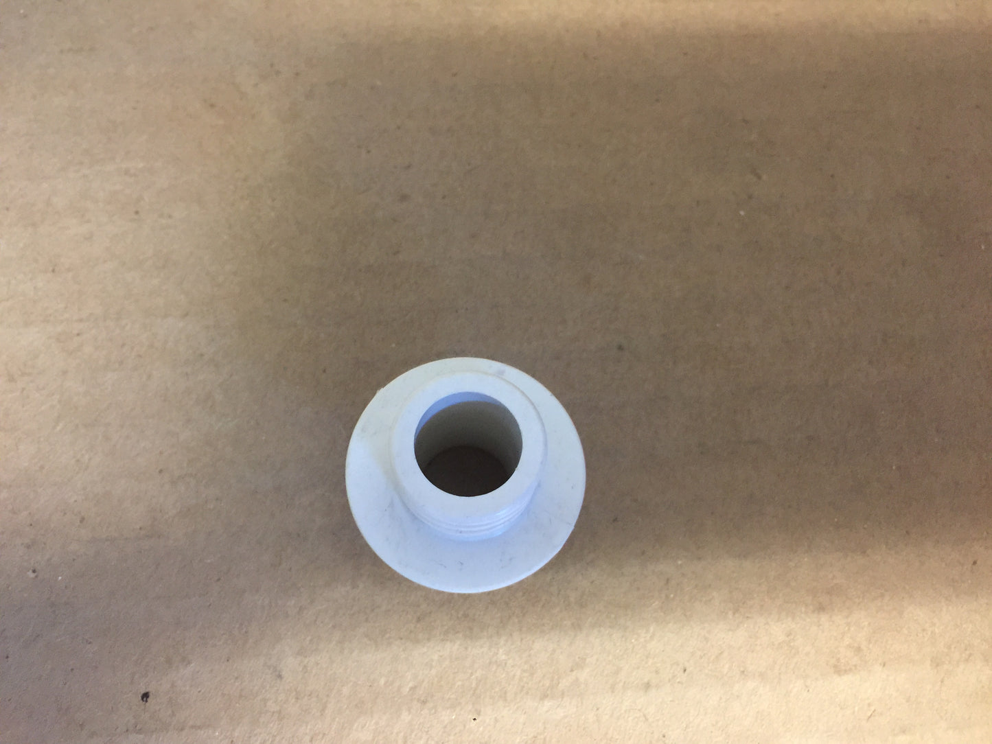 5/8" PLASTIC ADAPTER; WHITE SOLD AS LOT OF 771 PCS