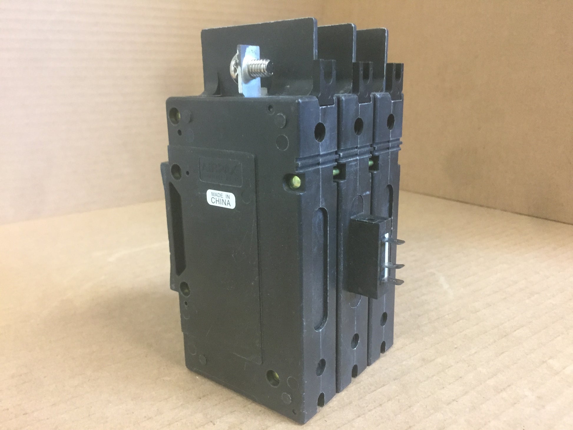 3 POLE CIRCUIT BREAKER