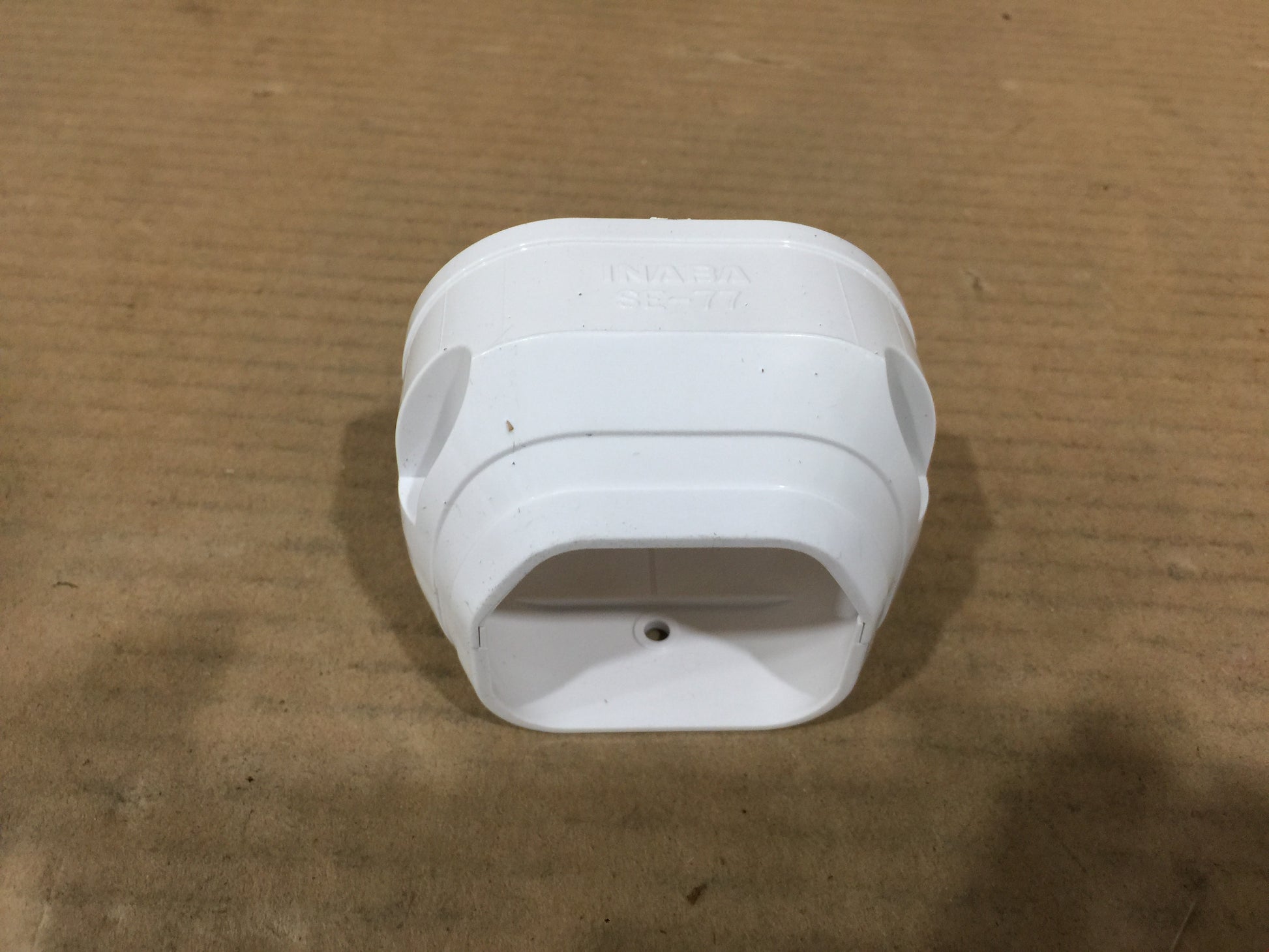 SLIMDUCT END FITTING WALL INLET: WHITE( SOLD AS 10PK)