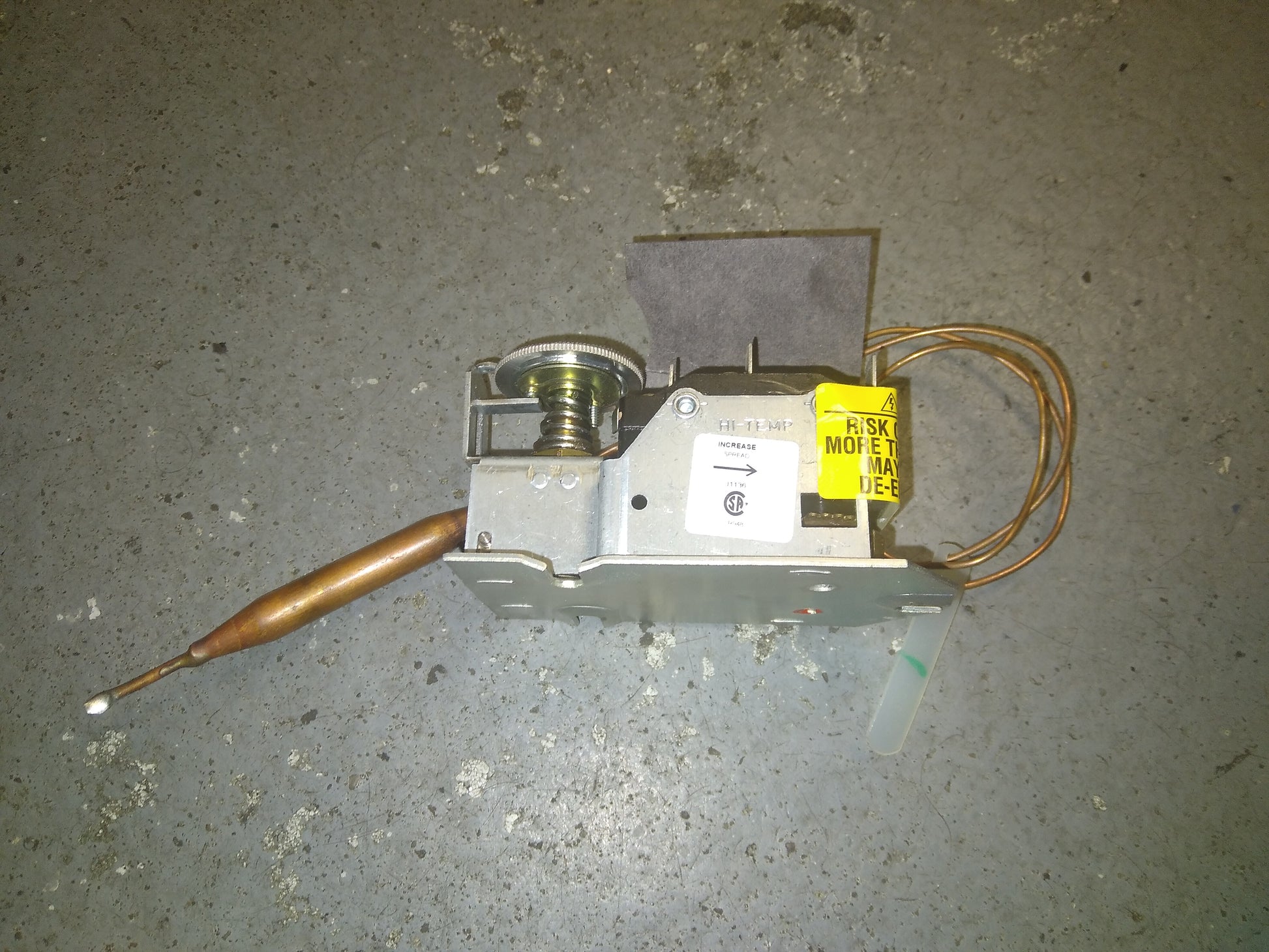 125 VA ACTUATED TEMPERATURE SWITCH