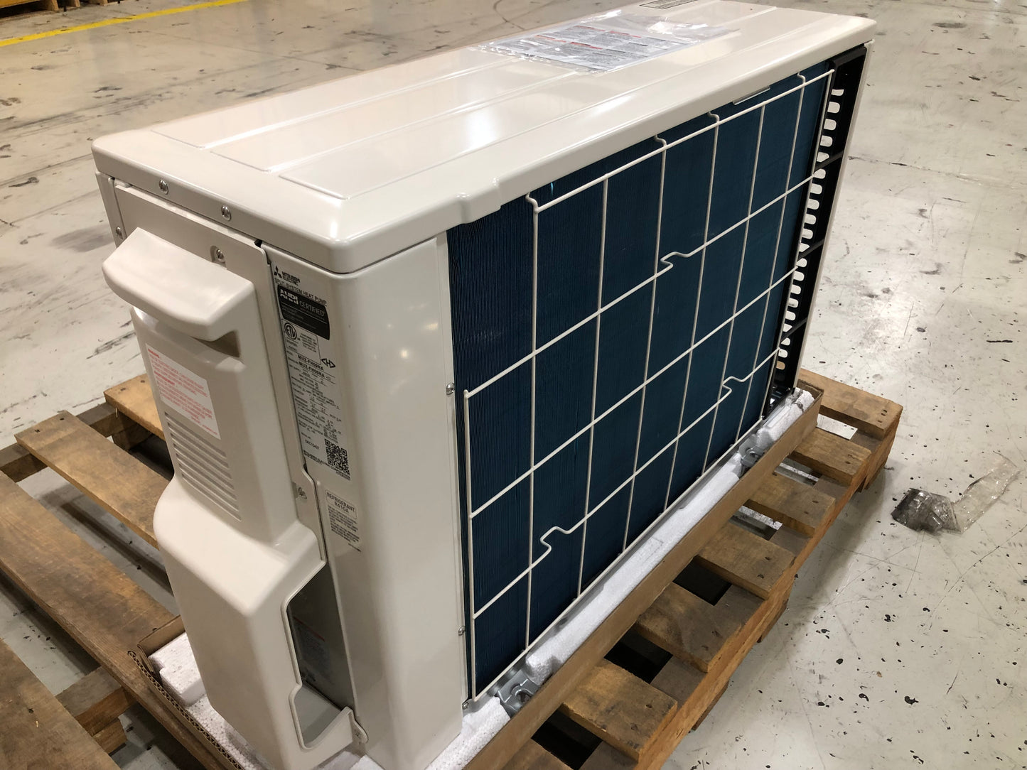 9,000 BTU SINGLE-ZONE OUTDOOR MINI-SPLIT HEAT PUMP, 30.5 SEER 208-230/60/1 R-410A