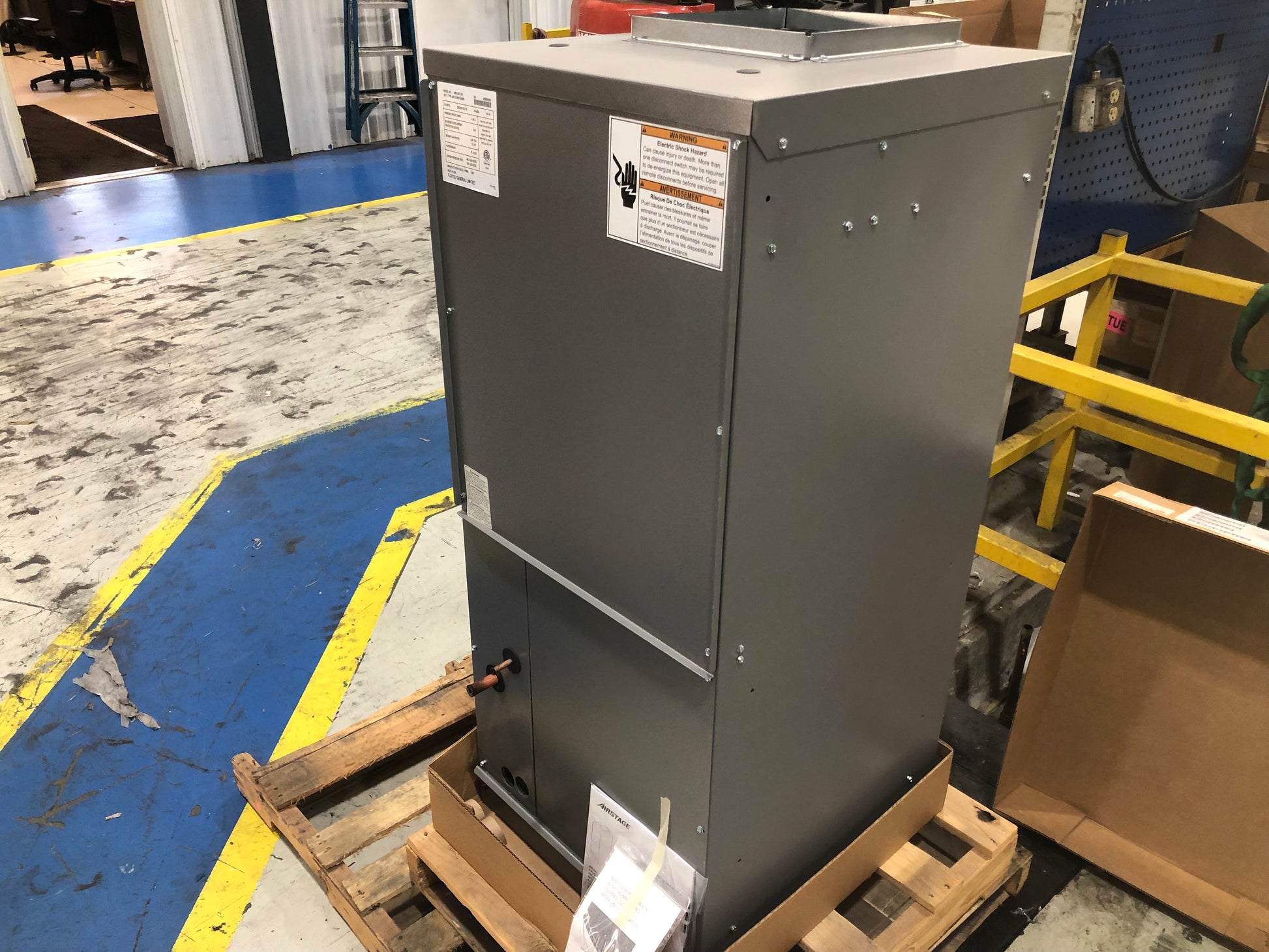 36,000 BTU DUCTED VERTICAL HEAT PUMP AIR HANDLER, 208-230/60/1 R-410A