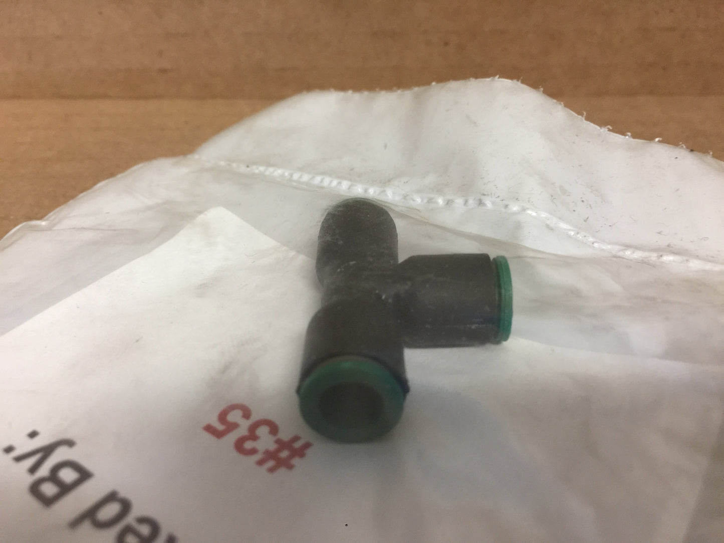 TEE; UNION 1/4", PARKER-MICROLOCK FITTING