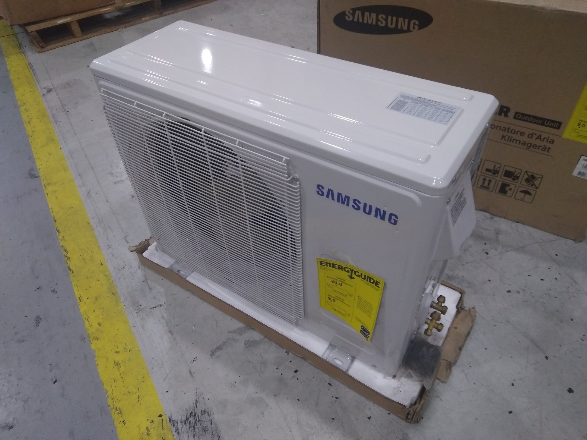 12,000 BTU "NOVUS" SERIES SINGLE ZONE OUTDOOR MINI-SPLIT HEAT PUMP 115/60/1 20 SEER R-410A