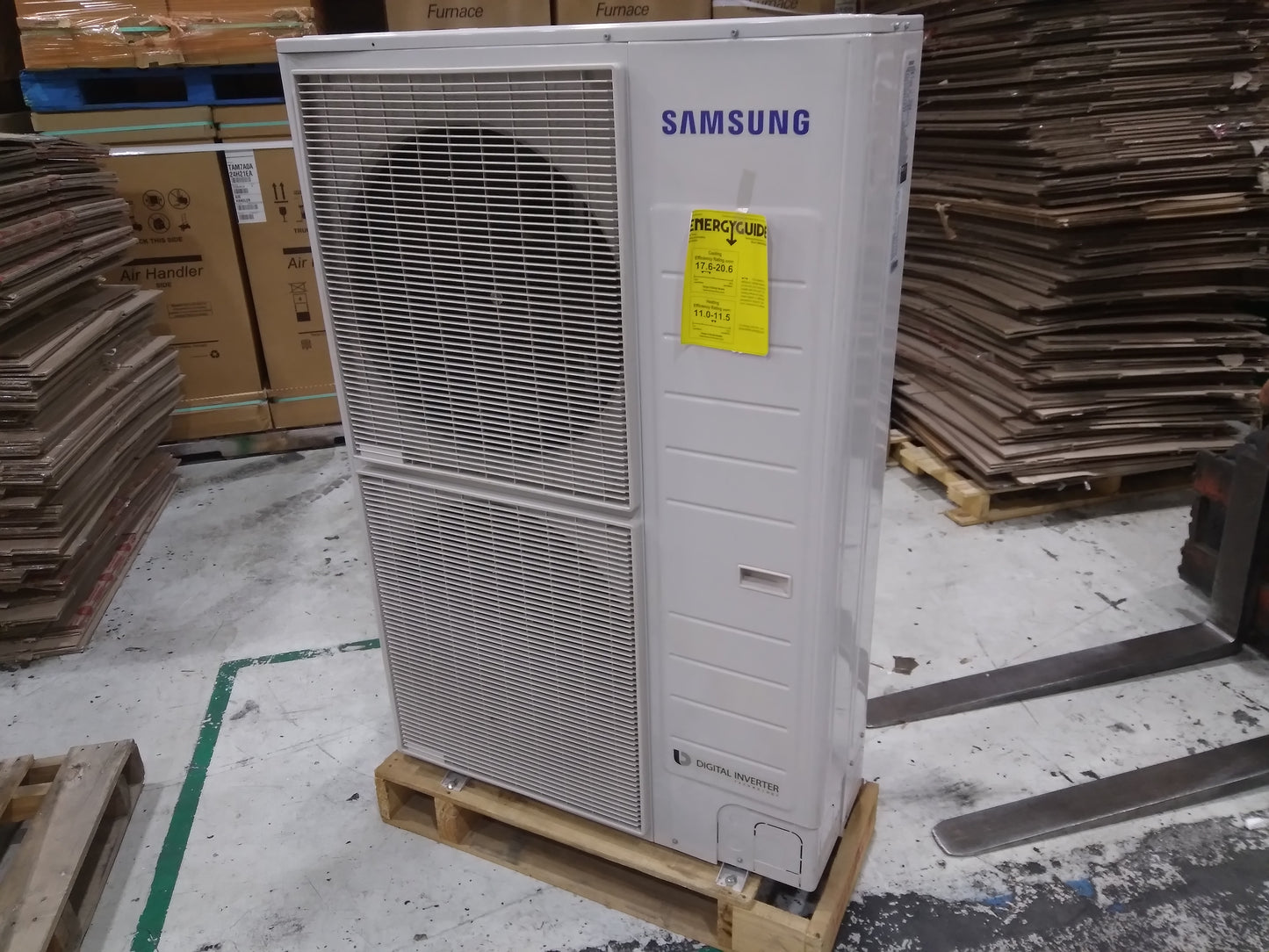 60,000 BTU DVM S ECO SERIES MULTI-ZONE HEAT PUMP MINI SPLIT UNIT 208-230/60/1 R-410A 17.6-20.6 SEER