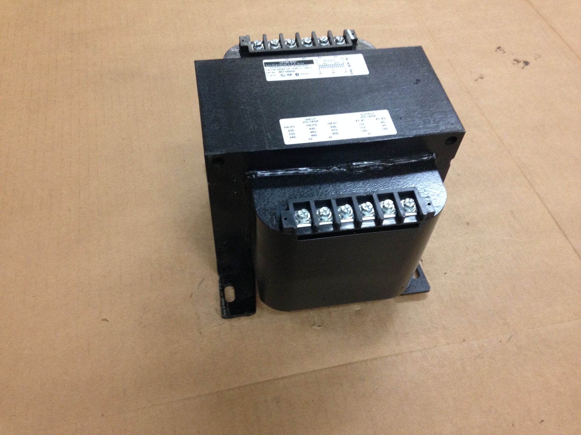 1.5 KVA CONTROL TRANSFORMER, PRIMARY VOLTAGE:220/440/550, 230/460/575, 240/480/600, SECONDARY VOLTAGE:90/110, 95/115, 100/120, 50-60Hz