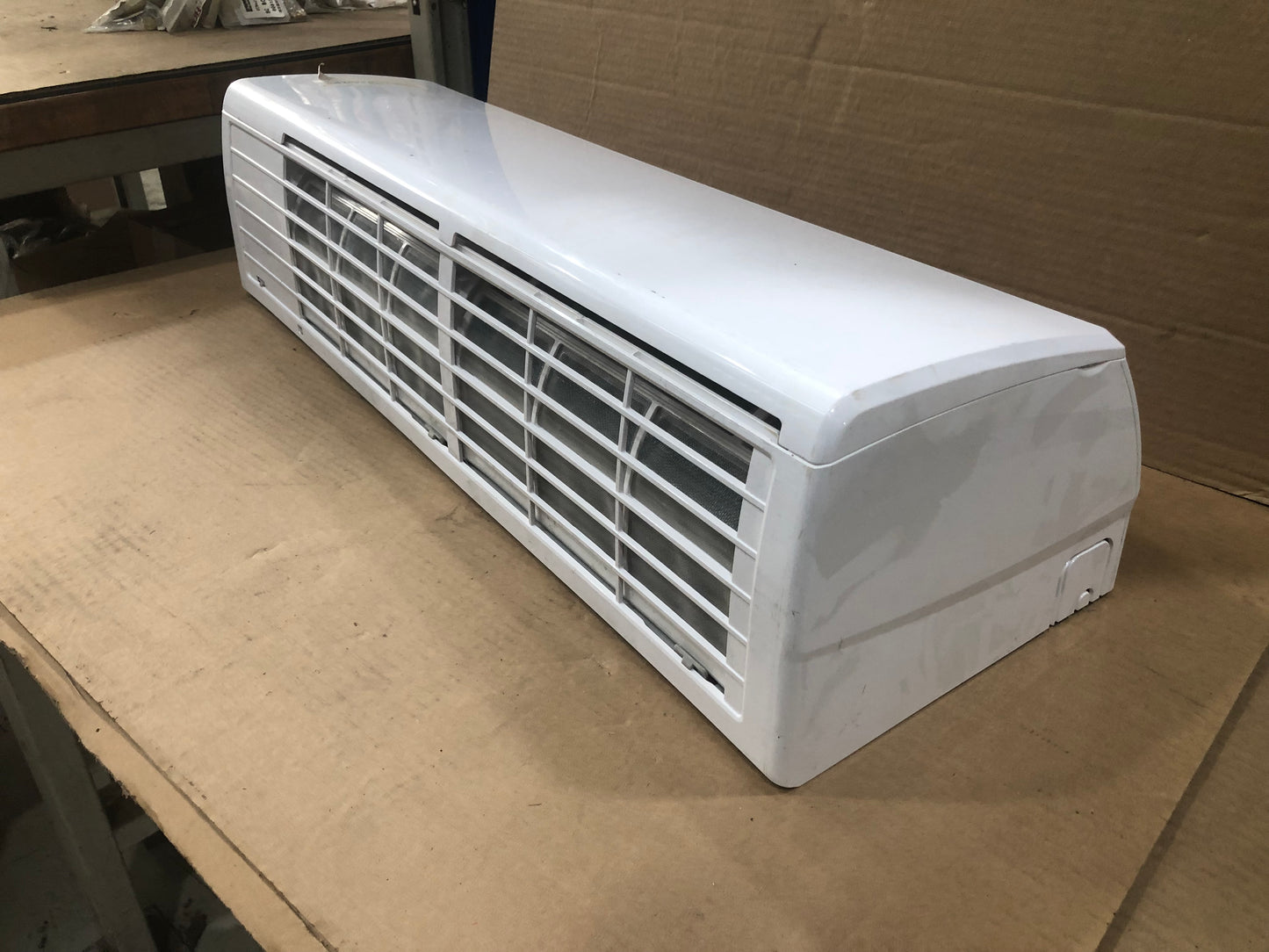 9,000 BTU INDOOR HIGH WALL DUCTLESS SINGLE ZONE MINI-SPLIT HEAT PUMP, 208-230/60/1 R-410A 16 SEER