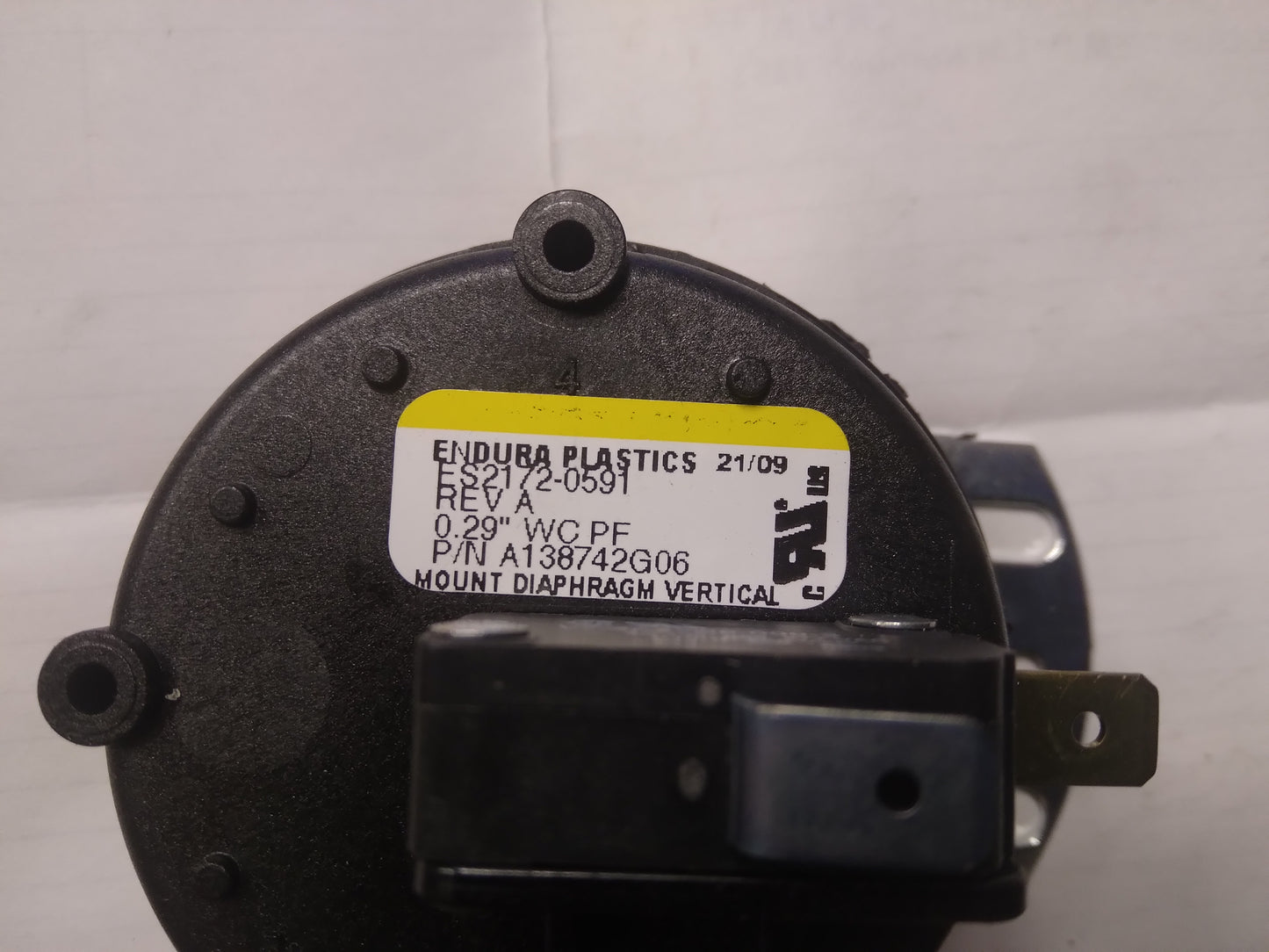 SINGLE PORT PRESSURE SWITCH .29"WC SINGLE POLE