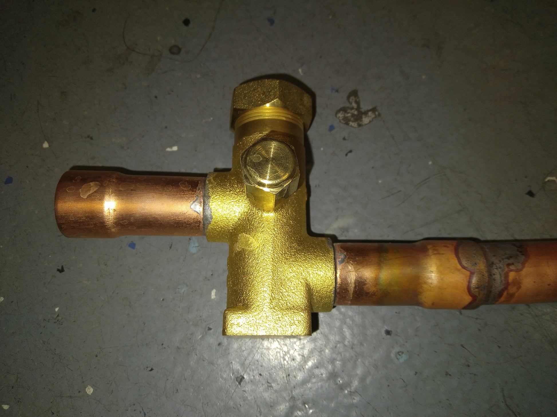 LOW PRESSURE VALVE ASSEMBLY