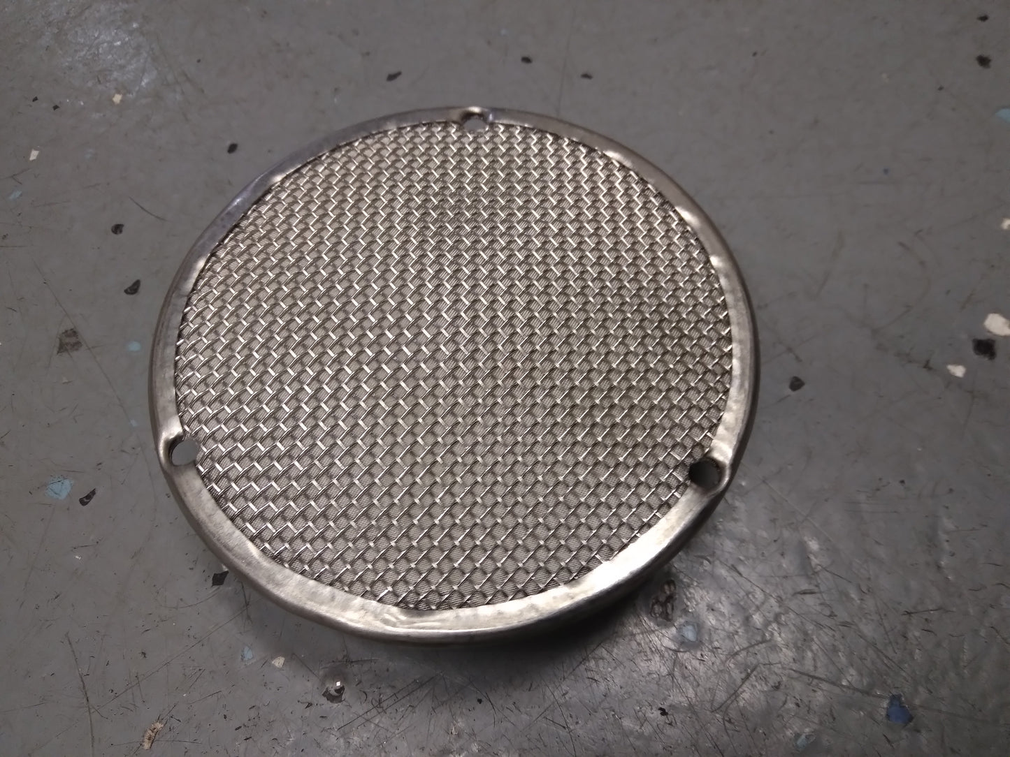 OIL STRAINER 1.12"H X 4.62" DIA