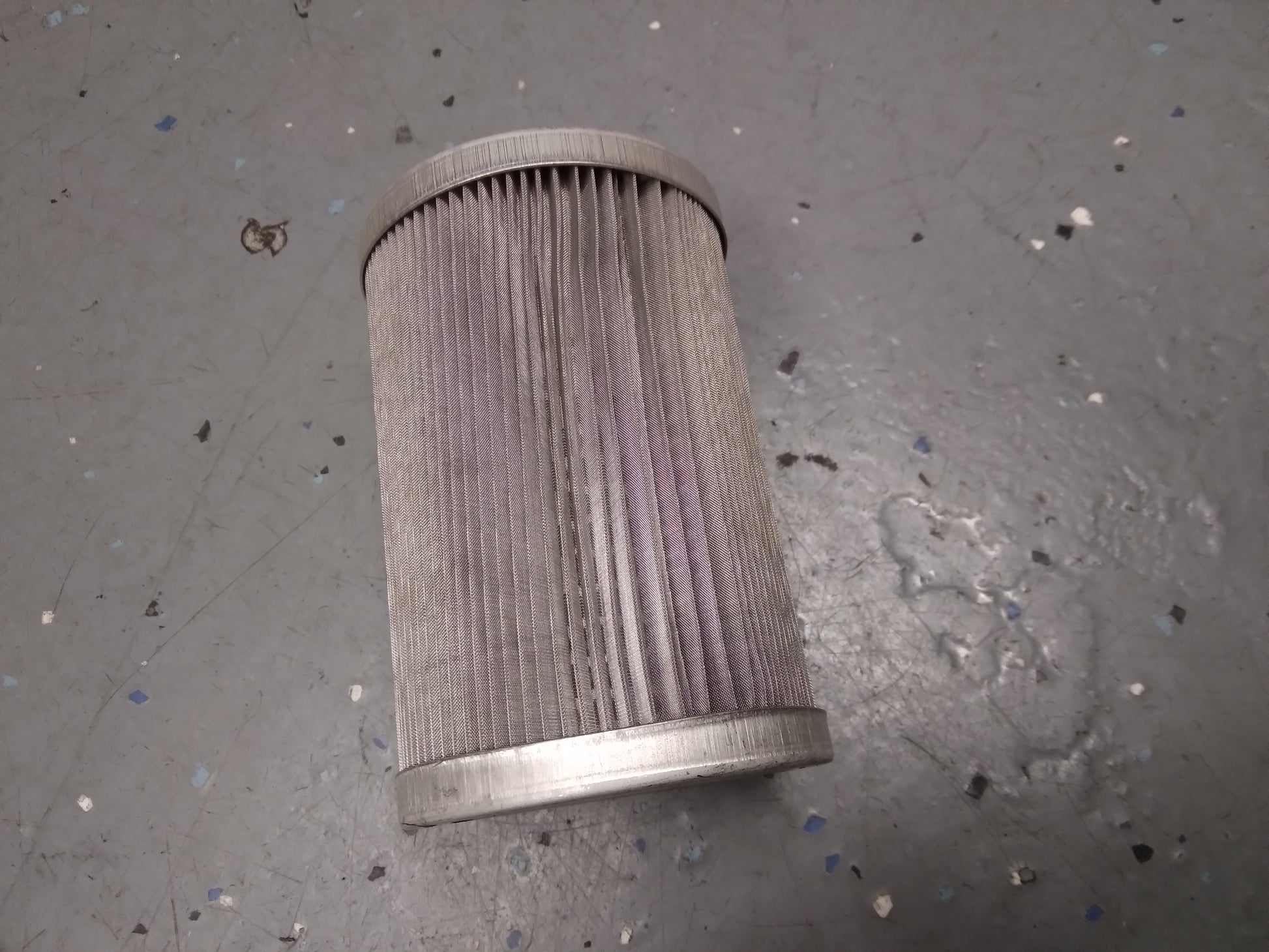 STRAINER 3.72"OD 5.50"H 