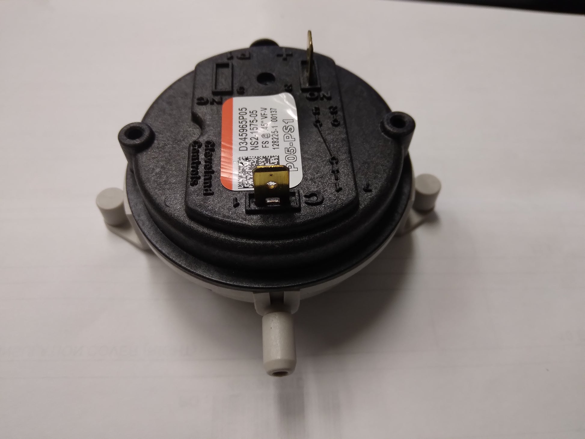 PRESSURE SWITCH .45"WC, 1-PORT, SPST, 28VA AT 24VAC, NORMALLY OPEN