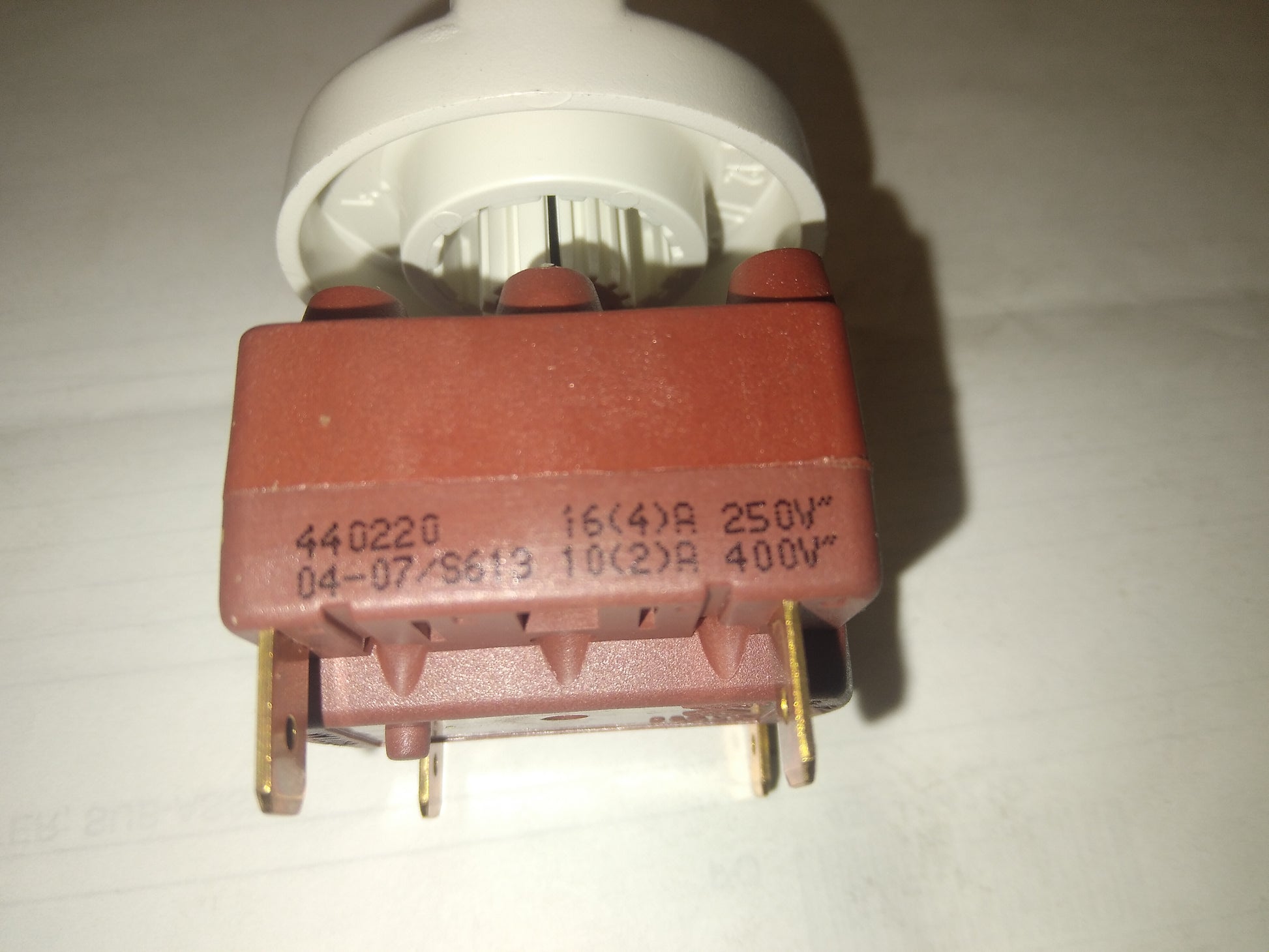 GENERAL PURPOSE ON/OFF SWITCH 16A 250V