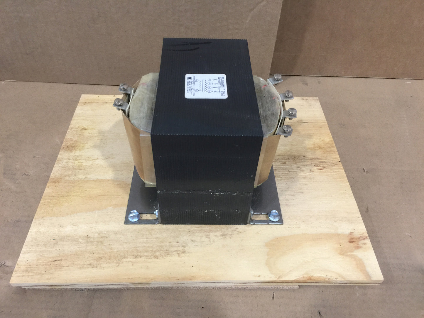 1 KVA TRANSFORMER; 346/380/415V PRIMARY, 115 V SEC, 50/60HZ