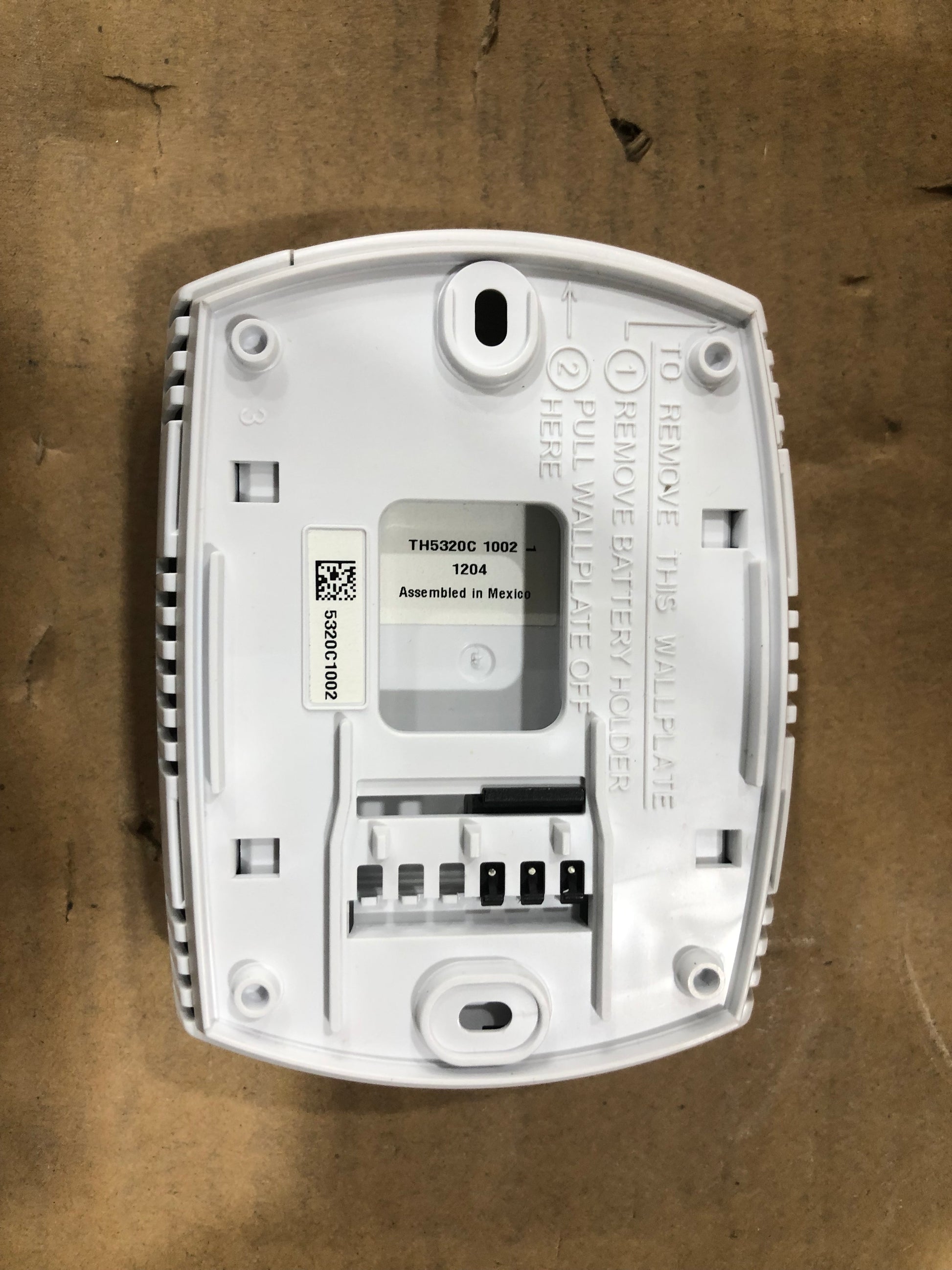 24 VOLT NON PROGRAMMABLE COMMUNICATING THERMOSTAT